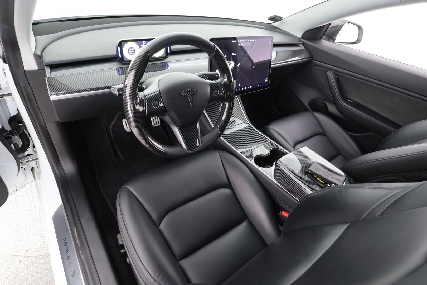 Tesla Model 3 2020 Long-Range Dual Motor AWD * ACC / Lasikatto / LED / P.kamera / Muistipenkki / Premium Audio / Navi / Kaistavahti * - 2x Latauskaapelit / * TUNING * - HULLU BLACKWEEK KORKOTARJOUS 2,49%