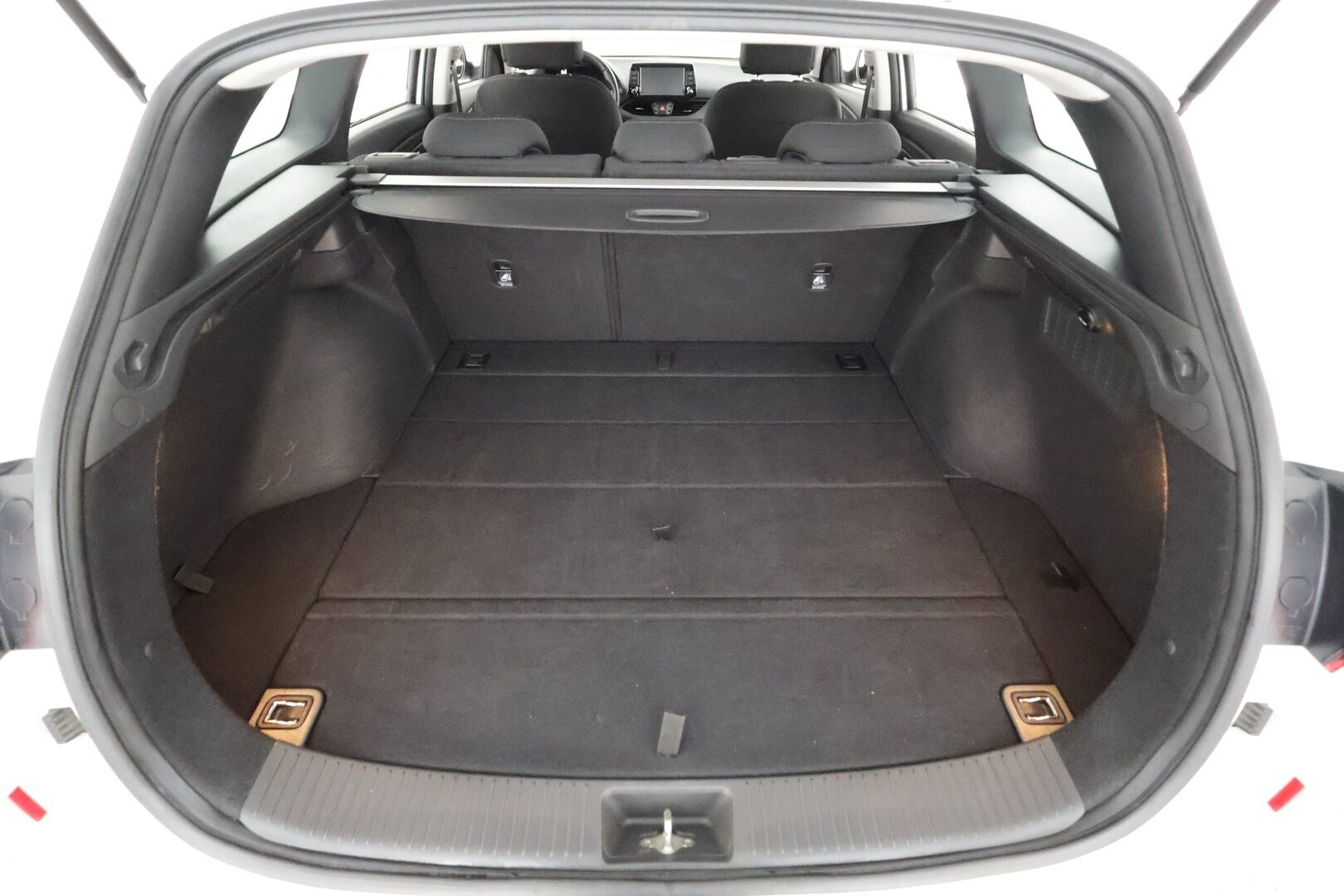 Hyundai i30 Wagon 2024 1.5 DPi 110 hv 6MT Classic * 1.Om Suomi-auto / Vakkari / P.kamera / 2xRenkaat / Ratinlämmitin / Kaistavahti * - Merkkihuollettu 