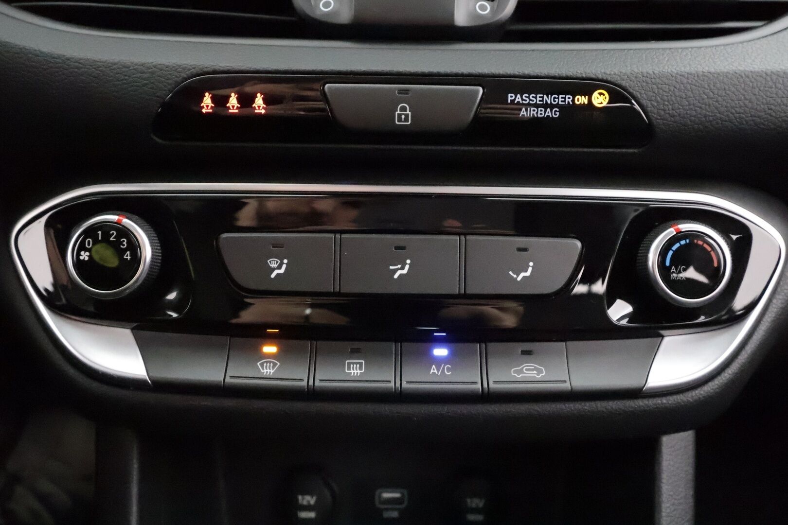 Hyundai i30 Wagon 2024 1.5 DPi 110 hv 6MT Classic * 1.Om Suomi-auto / Vakkari / P.kamera / 2xRenkaat / Ratinlämmitin / Kaistavahti * - Merkkihuollettu - HULLU BLACKWEEK KORKOTARJOUS 2,49%