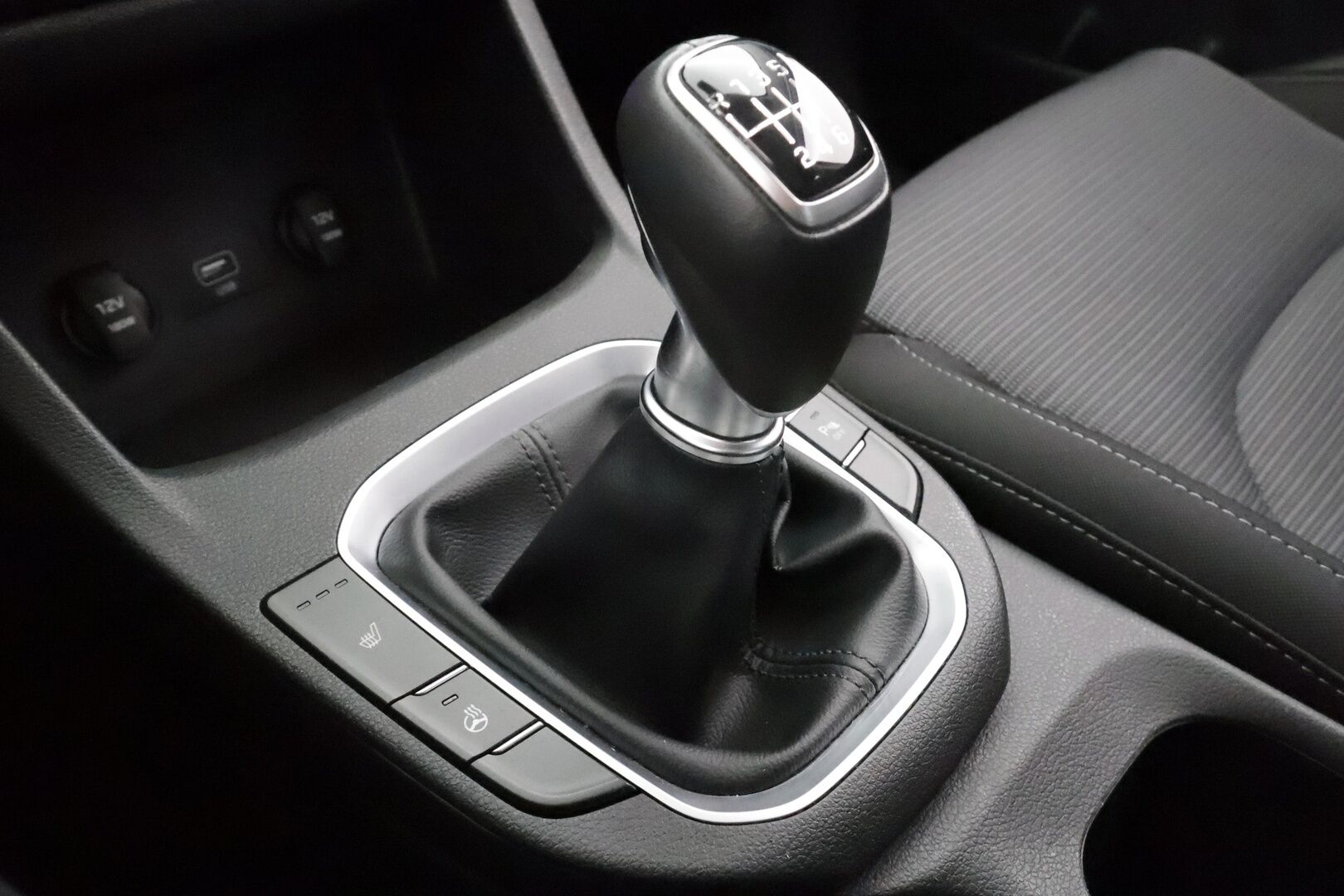 Hyundai i30 Wagon 2024 1.5 DPi 110 hv 6MT Classic * 1.Om Suomi-auto / Vakkari / P.kamera / 2xRenkaat / Ratinlämmitin / Kaistavahti * - Merkkihuollettu 