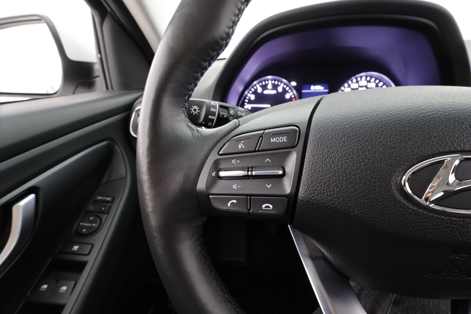 Hyundai i30 Wagon 2024 1.5 DPi 110 hv 6MT Classic * 1.Om Suomi-auto / Vakkari / P.kamera / 2xRenkaat / Apple&Android / Kaistavahti * - Merkkihuollettu - HULLU BLACKWEEK KORKOTARJOUS 2,49%