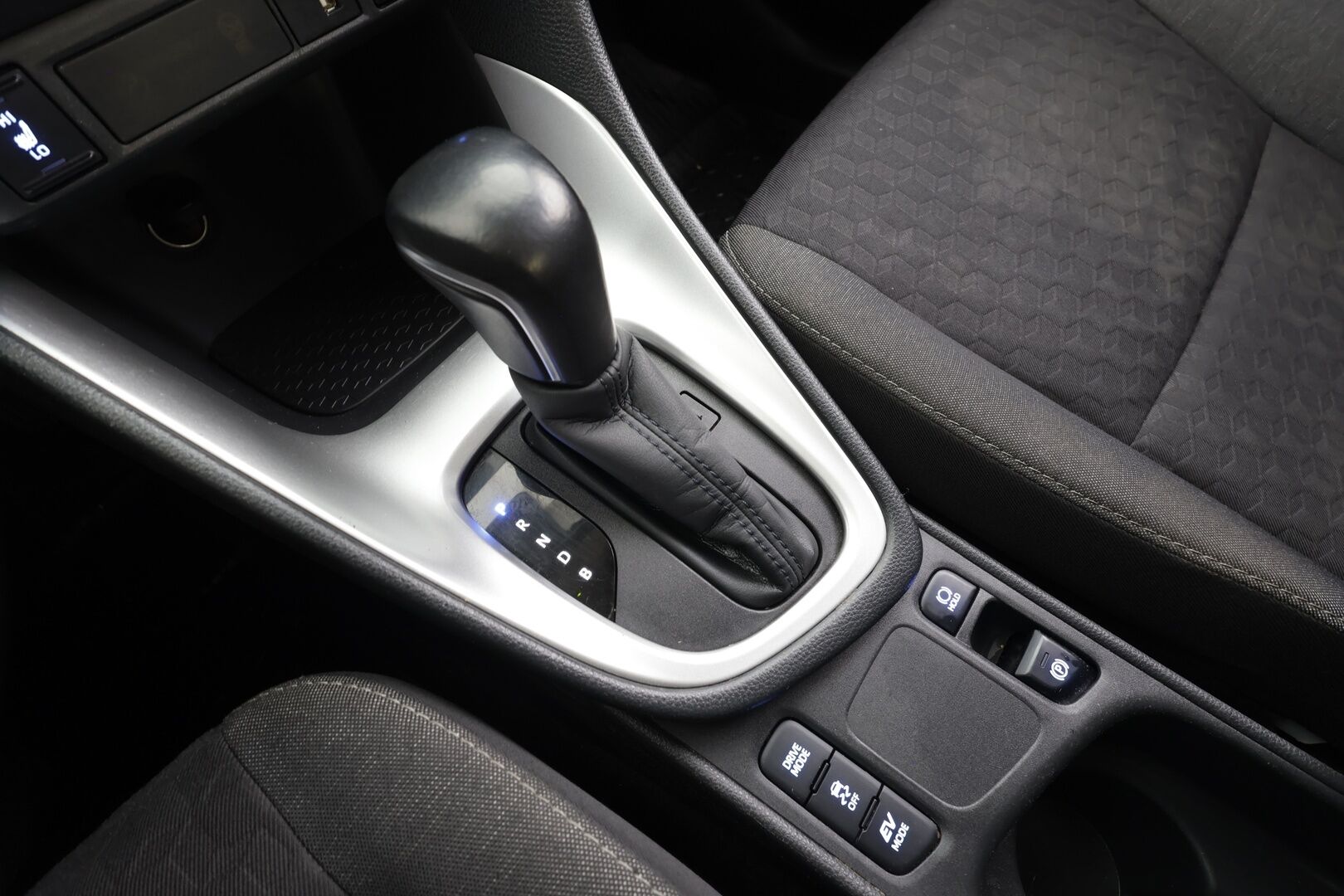 Toyota Yaris 2024 1,5 Hybrid Active * ACC / Kaistavahti / P.Kamera / Apple&Android / Autom.ilmastointi / 2x Renkaat / ALV * - 1.Om Suomi-auto / Merkkihuollettu - HULLUT AVAJAISHULINAT KORKOTARJOUS 3,29 %