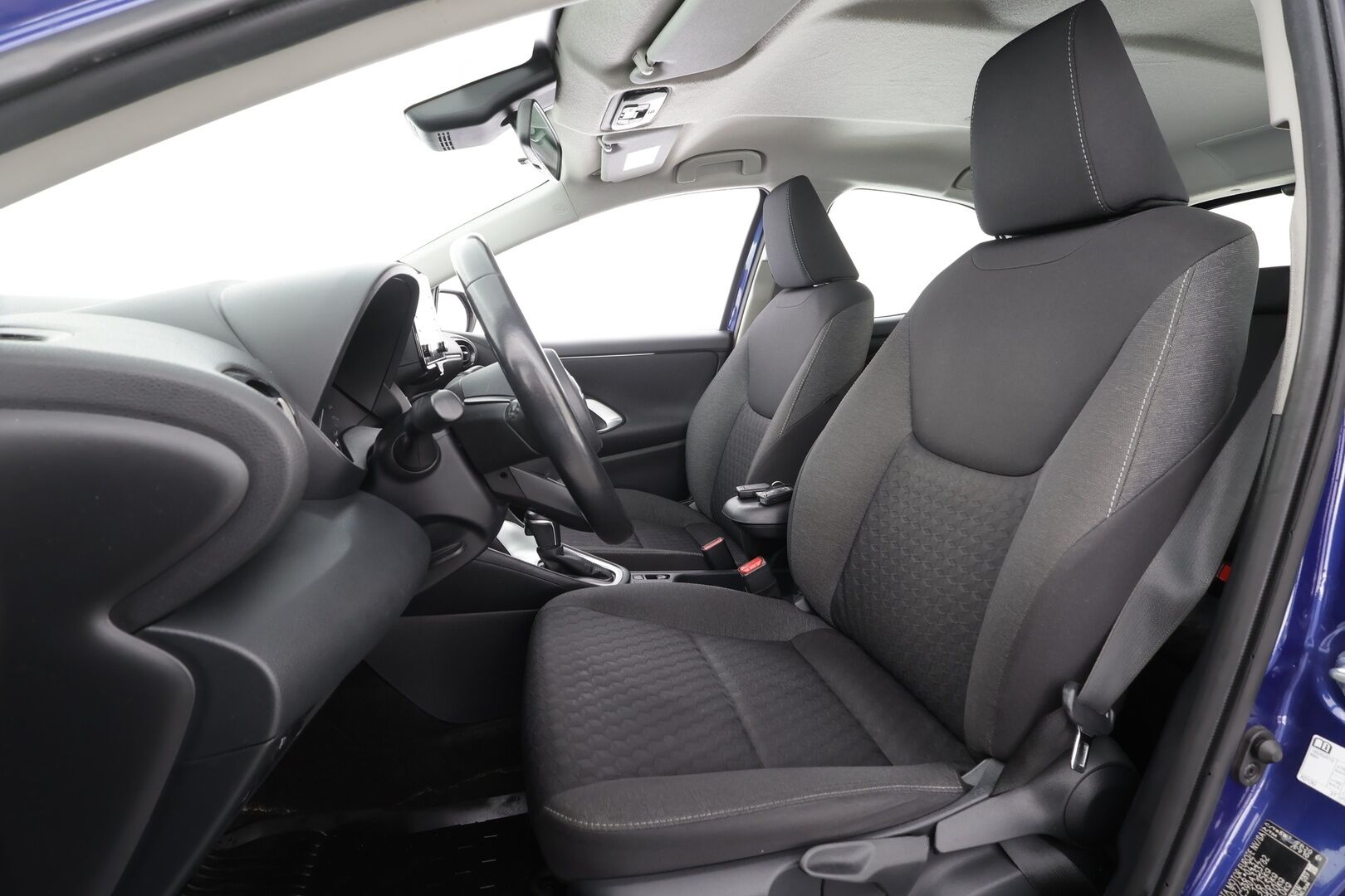 Toyota Yaris 2024 1,5 Hybrid Active * ACC / Kaistavahti / P.Kamera / Apple&Android / Autom.ilmastointi / 2x Renkaat / ALV * - 1.Om Suomi-auto / Merkkihuollettu - HULLUT AVAJAISHULINAT KORKOTARJOUS 3,29 %