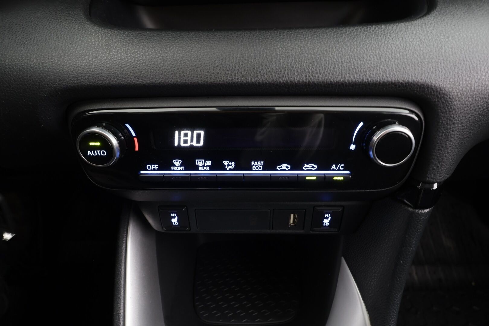 Toyota Yaris 2024 1,5 Hybrid Active * ACC / Kaistavahti / P.Kamera / Apple&Android / Autom.ilmastointi / 2x Renkaat / ALV * - 1.Om Suomi-auto / Merkkihuollettu - HULLUT AVAJAISHULINAT KORKOTARJOUS 3,29 %