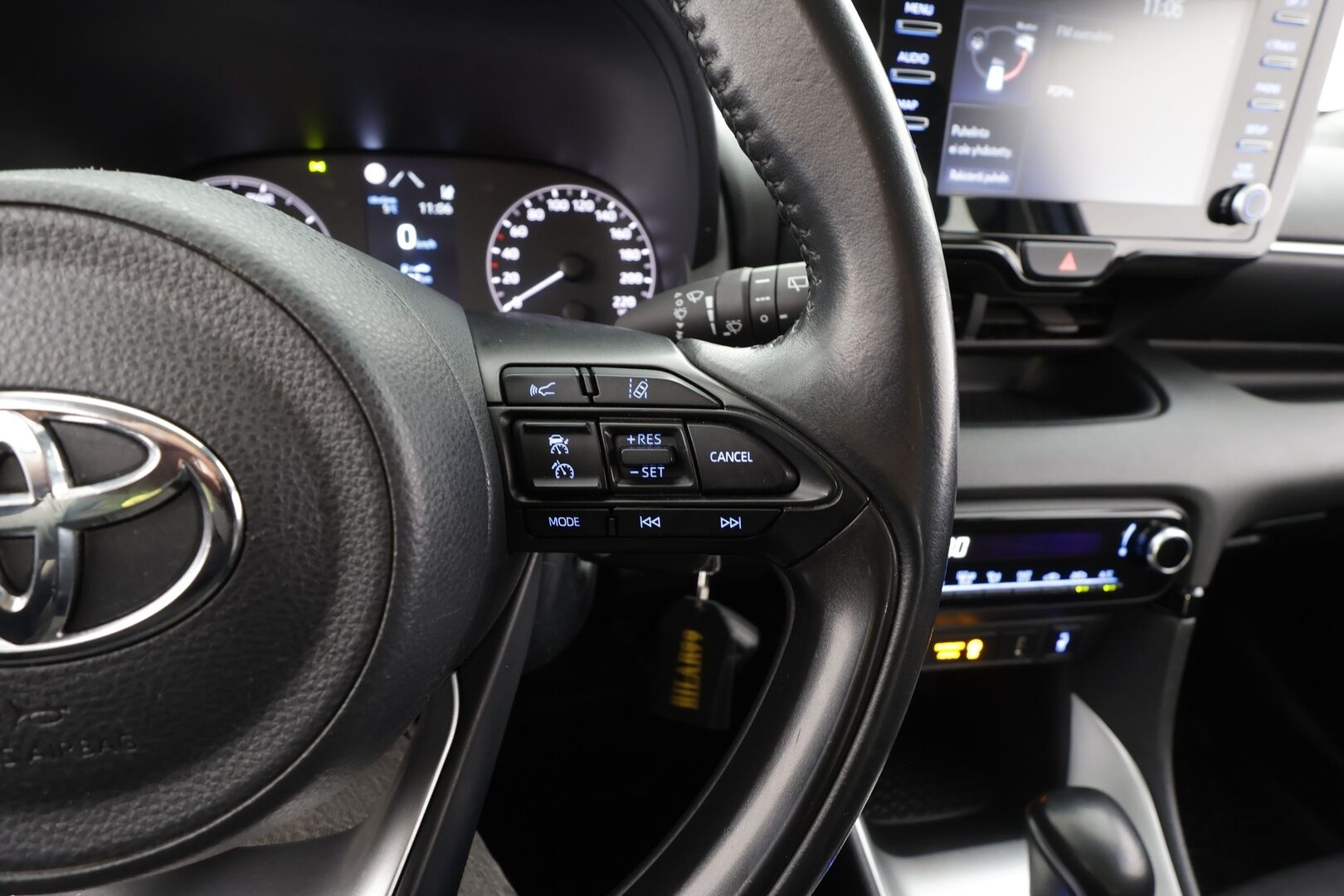 Toyota Yaris 2024 1,5 Hybrid Active * ACC / Kaistavahti / P.Kamera / Apple&Android / Autom.ilmastointi / 2x Renkaat / ALV * - 1.Om Suomi-auto / Merkkihuollettu - HULLUT AVAJAISHULINAT KORKOTARJOUS 3,29 %