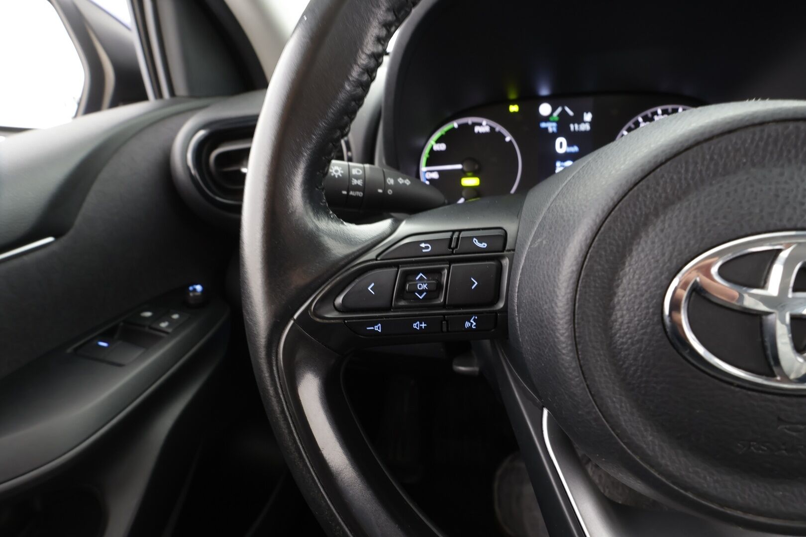 Toyota Yaris 2024 1,5 Hybrid Active * ACC / Kaistavahti / P.Kamera / Apple&Android / Autom.ilmastointi / 2x Renkaat / ALV * - 1.Om Suomi-auto / Merkkihuollettu - HULLUT AVAJAISHULINAT KORKOTARJOUS 3,29 %