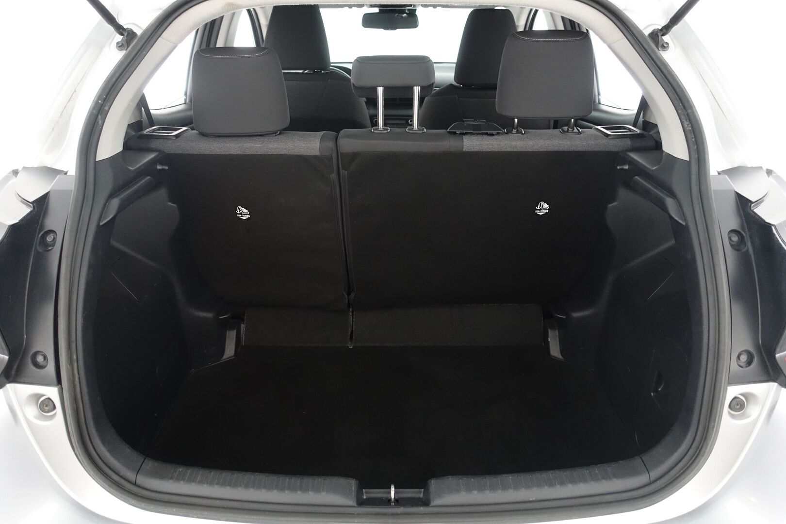 Toyota Yaris 2024 1,5 Hybrid Limited Edition * ALV / ACC / P.Kamera / Tutkat / Navi / LED / Keyless / Lämm. Ratti * - HULLUT AVAJAISHULINAT KORKOTARJOUS 3,29 %