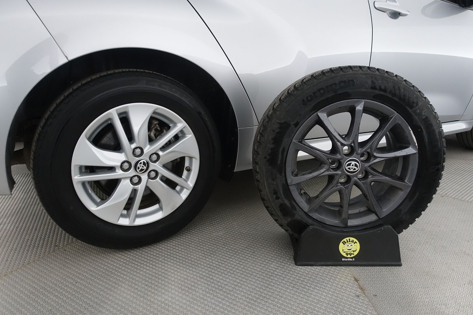 Toyota Yaris 2024 1,5 Hybrid Limited Edition * ALV / ACC / P.Kamera / Tutkat / Navi / LED / Keyless / Lämm. Ratti * - HULLUT AVAJAISHULINAT KORKOTARJOUS 3,29 %