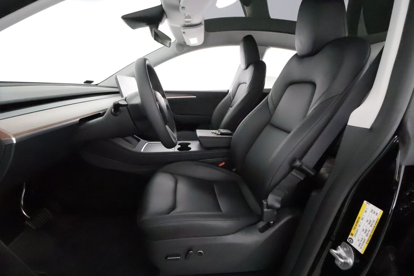 Tesla Model Y 2023 Long Range **Lämpöpumppu / Lasikatto / Matrix-LED / Adapt.Vakkari / P.Kamera / Muistipenkki / Koukku / Navi / Keyless** - 3,99 % KORKOTARJOUS TÄHÄN AUTOON - 1-om suomi-auto / 2x Latauskaapelit / Kahdet Renkaat