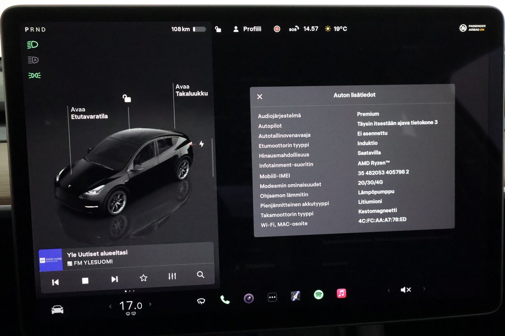 Tesla Model Y 2023 Long Range **Lämpöpumppu / Lasikatto / Matrix-LED / Adapt.Vakkari / P.Kamera / Muistipenkki / Koukku / Navi / Keyless** - 3,99 % KORKOTARJOUS TÄHÄN AUTOON - 1-om suomi-auto / 2x Latauskaapelit / Kahdet Renkaat