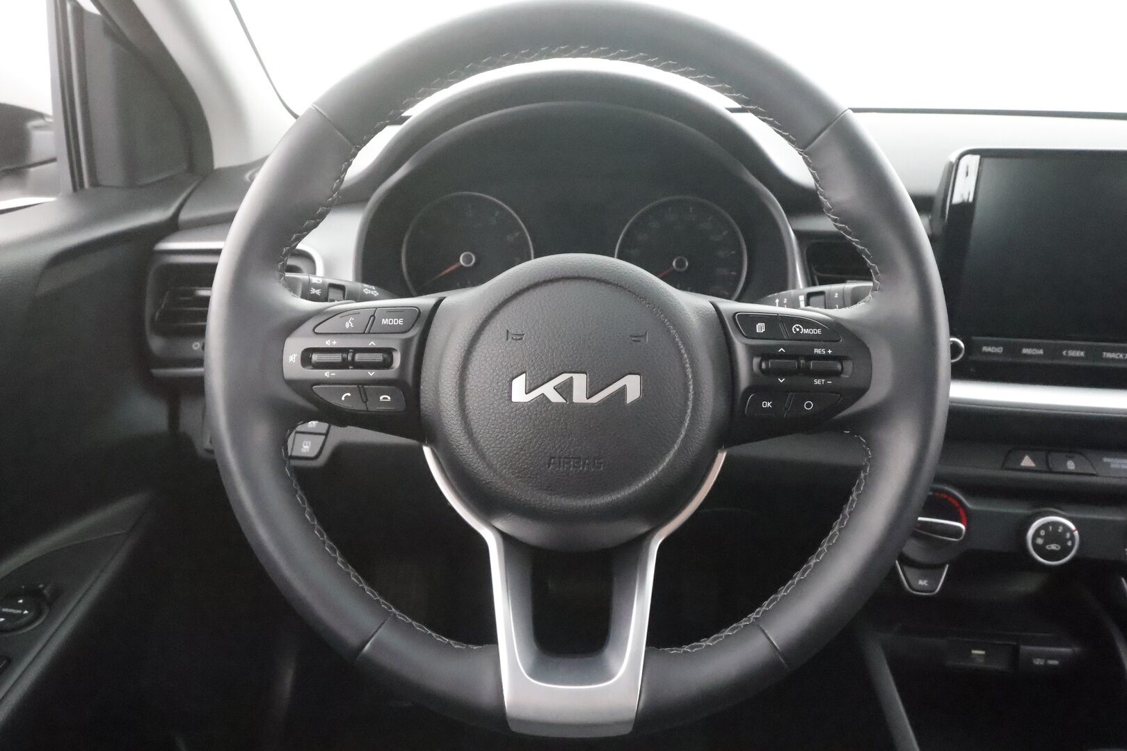 Kia Stonic 2024 1,0 T-GDI 100hv LX DCT - | Vakkari | Facelift | 1-om suomiauto | Merkkihuollot | Lämm. ratti | Apple & Android | Bluetooth | Penkinlämmittimet | Ilmastointi | 2x renkaat | 
