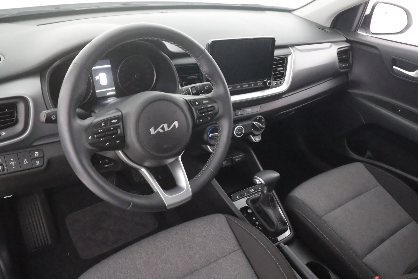 Kia Stonic 2024 1,0 T-GDI 100hv LX DCT - | Vakkari | Facelift | 1-om suomiauto | Merkkihuollot | Lämm. ratti | Apple & Android | Bluetooth | Penkinlämmittimet | Ilmastointi | 2x renkaat | 