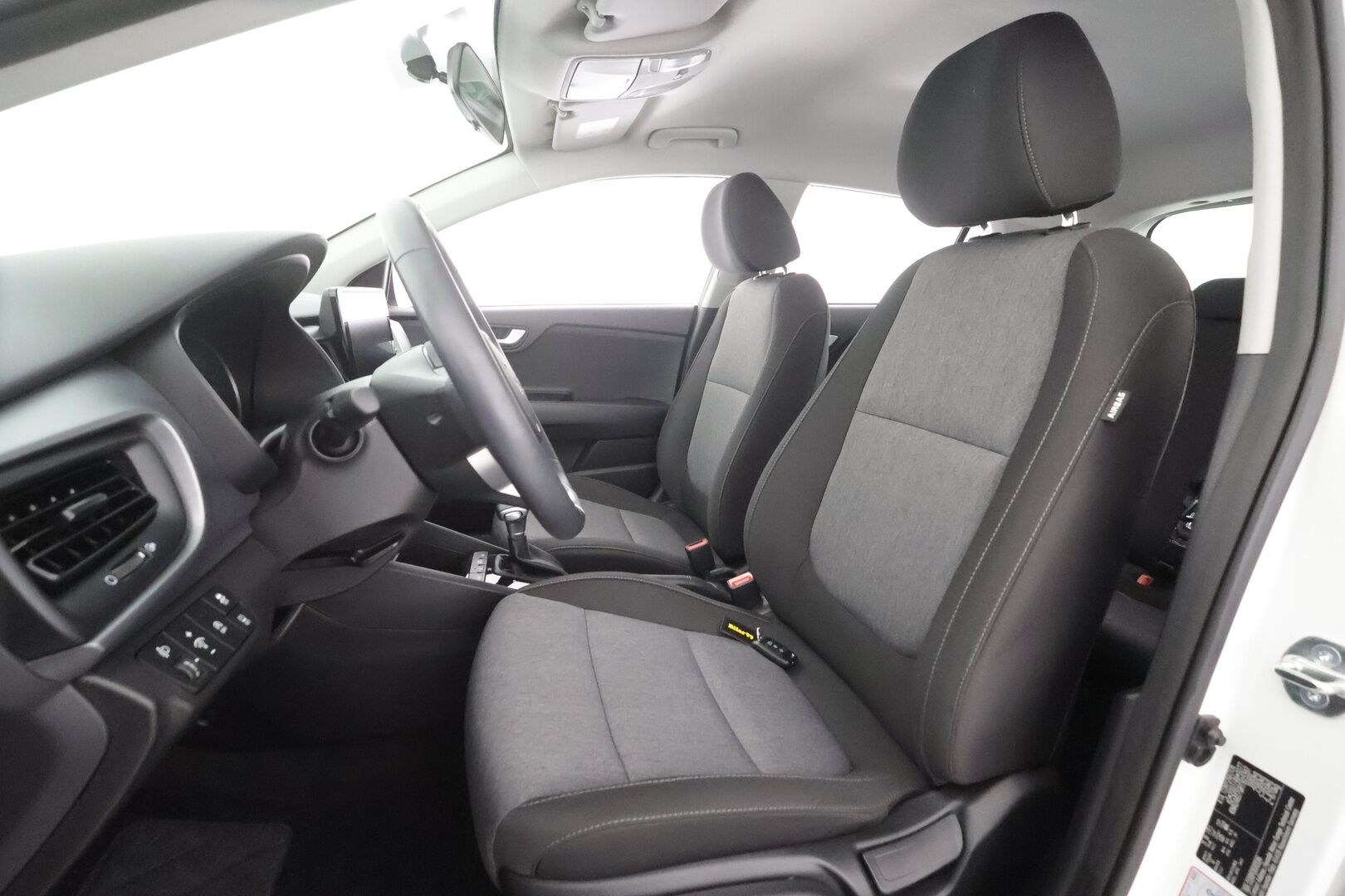 Kia Stonic 2024 1,0 T-GDI 100hv LX DCT - | Vakkari | Facelift | 1-om suomiauto | Merkkihuollot | Lämm. ratti | Apple & Android | Bluetooth | Penkinlämmittimet | Ilmastointi | 2x renkaat | 