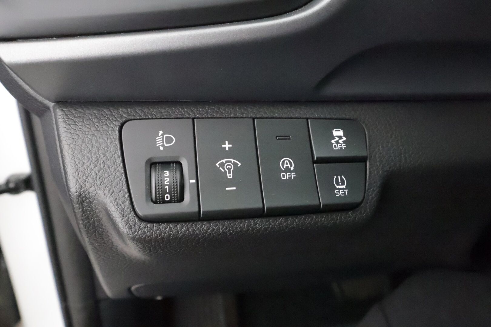 Kia Stonic 2024 1,0 T-GDI 100hv LX DCT - | Vakkari | Facelift | 1-om suomiauto | Merkkihuollot | Lämm. ratti | Apple & Android | Bluetooth | Penkinlämmittimet | Ilmastointi | 2x renkaat | 