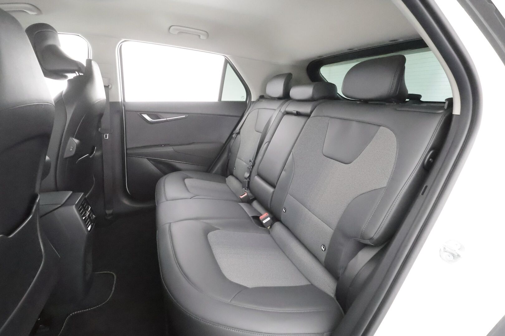 Kia Niro 2024 EX 64,8kWh 204hv - | ILP | ACC | LED | P.Kamera | Navi | Kaistavahti | Keyless | HDA | Digimittaristo | 1-om Suomi-auto | Merkkihuollettu |