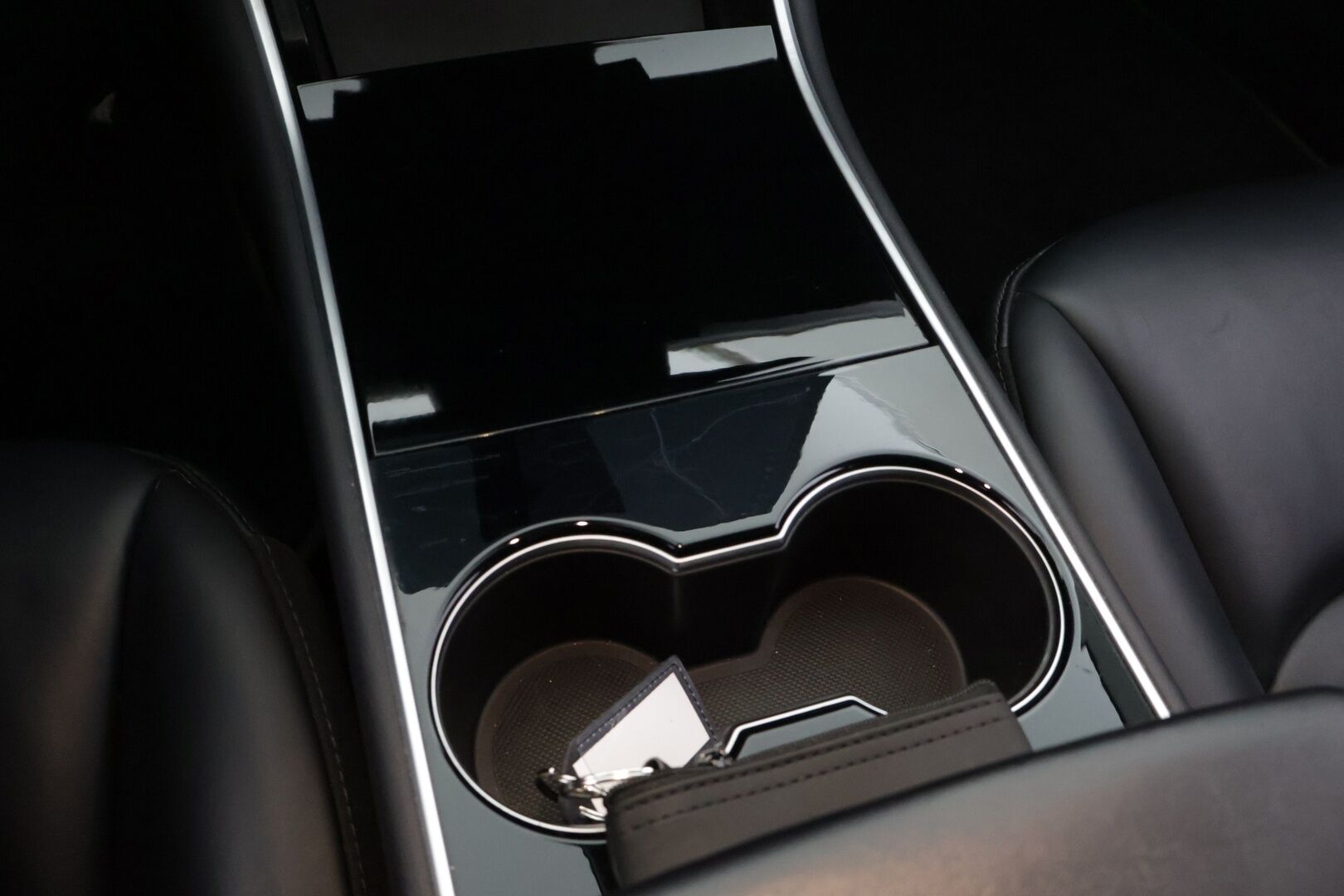 Tesla Model 3 2019 Long-Range Dual Motor AWD - *Autopilot / KeylessGo / Premium audio / Nahat / Lasikatto / P. kamera!*