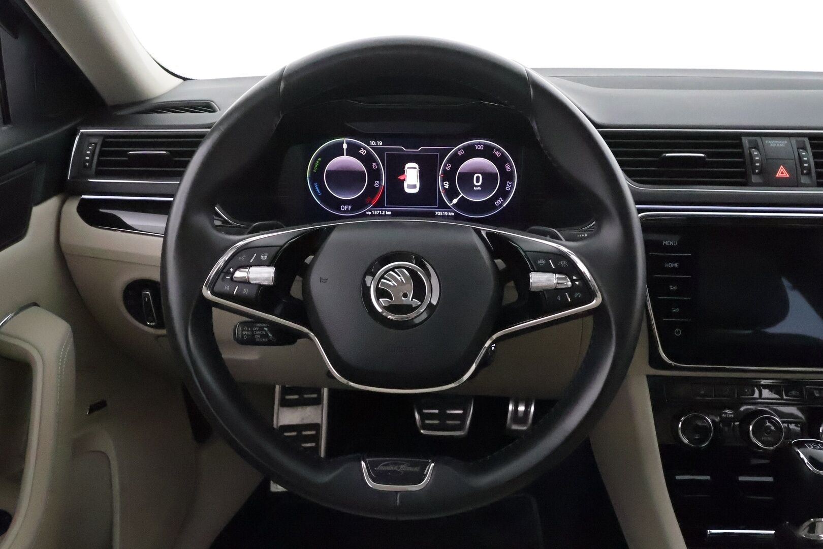 Skoda Superb 2021 Combi 1,4 TSI PHEV L&K iV DSG **ACC / Panorama / Matrix LED / Koukku / Muistipenkit / Navi / Webasto / Canton** - Tuuletetut etuistuimet / 360° / Vaaleat nahat 