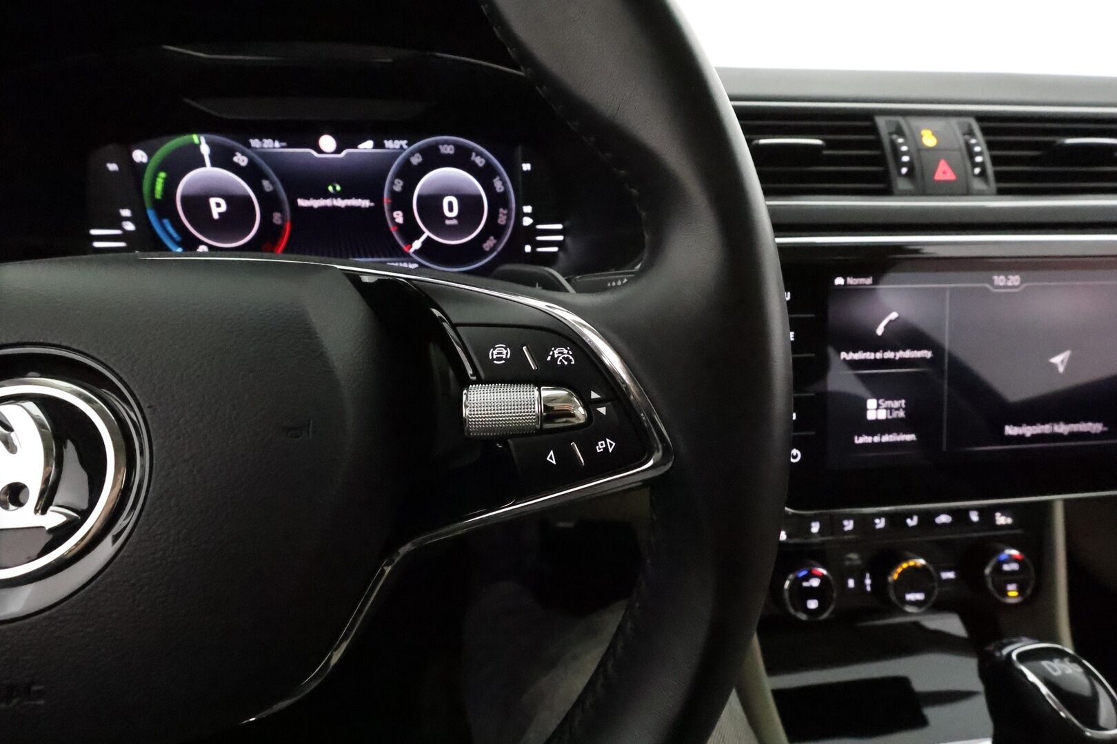 Skoda Superb 2021 Combi 1,4 TSI PHEV L&K iV DSG **ACC / Panorama / Matrix LED / Koukku / Muistipenkit / Navi / Webasto / Canton** - Tuuletetut etuistuimet / 360° / Vaaleat nahat 
