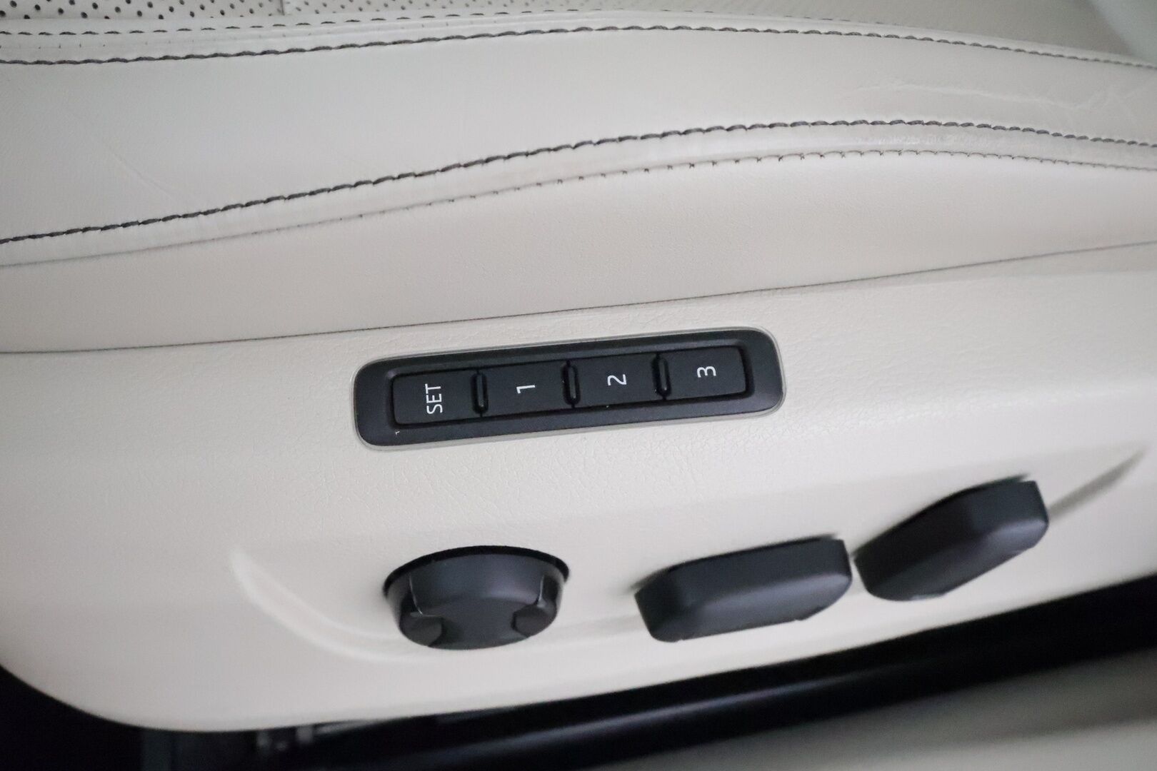Skoda Superb 2021 Combi 1,4 TSI PHEV L&K iV DSG **ACC / Panorama / Matrix LED / Koukku / Muistipenkit / Navi / Webasto / Canton** - Tuuletetut etuistuimet / 360° / Vaaleat nahat 