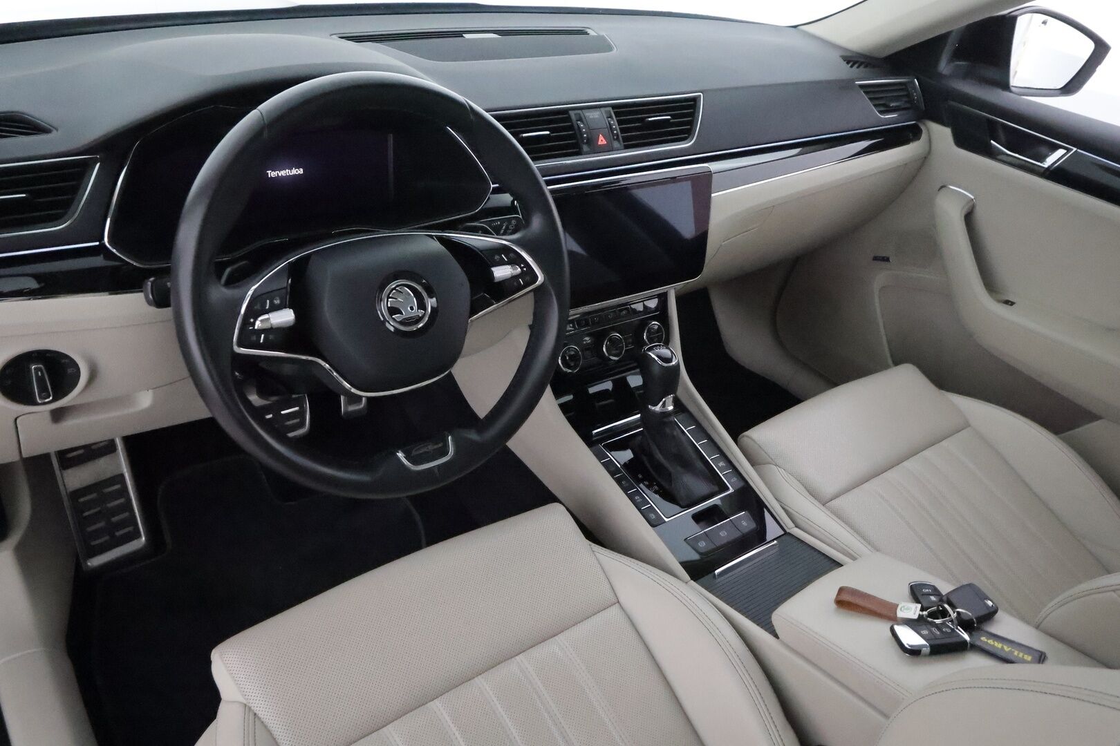 Skoda Superb 2021 Combi 1,4 TSI PHEV L&K iV DSG **ACC / Panorama / Matrix LED / Koukku / Muistipenkit / Navi / Webasto / Canton** - Tuuletetut etuistuimet / 360° / Vaaleat nahat 