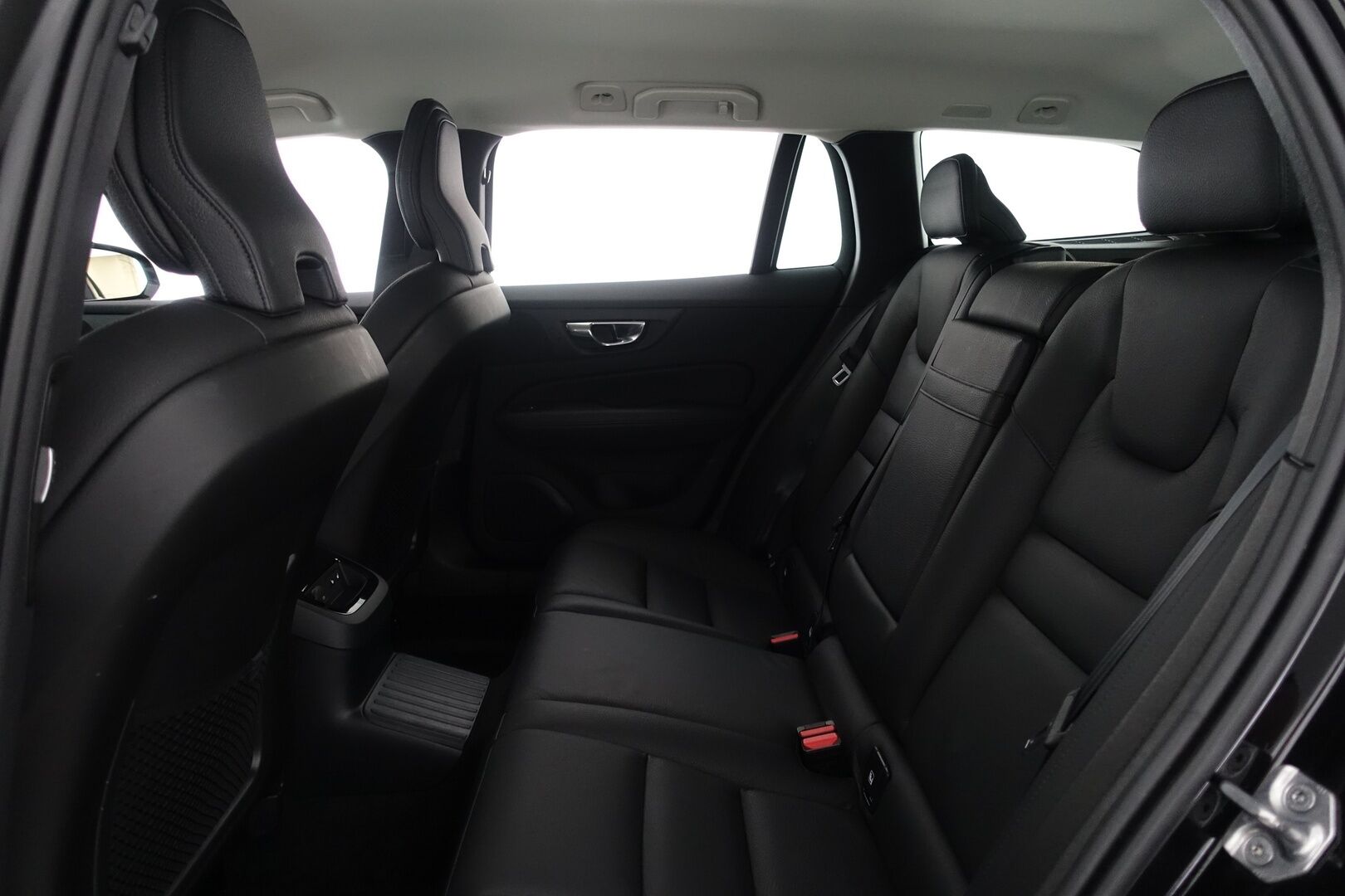Volvo V60 2021 T6 AWD Recharge Inscription aut -  | ACC | Webasto | Pilot Assist | P.Kamera | Nahkasisusta | Keyless | Navi | Muistipenkki | Ratinlämmitin | Full LED AHB | AppleCarPlay | Comfort - istuimet | 2X Renkaat & Aluvanteet |
