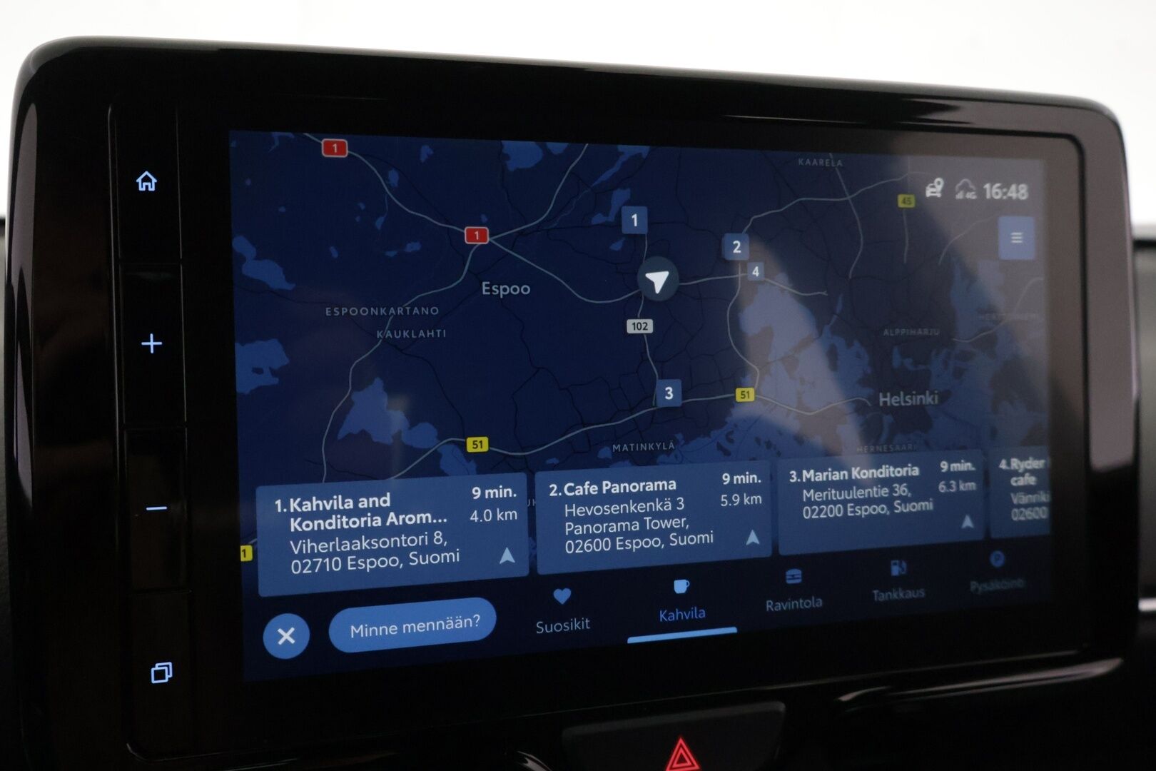 Toyota Yaris Cross 2023 1,5 Hybrid AWD-i Intense * 1.om Suomi-auto / P-kamera / Acc / Lohko s.pistokkeella / Isofix - Kahdet renkaat aluvanteilla / Vähän ajettu / Navi / Bitone kaksivärimaalaus - HULLUT AVAJAISHULINAT KORKOTARJOUS 3,29 %