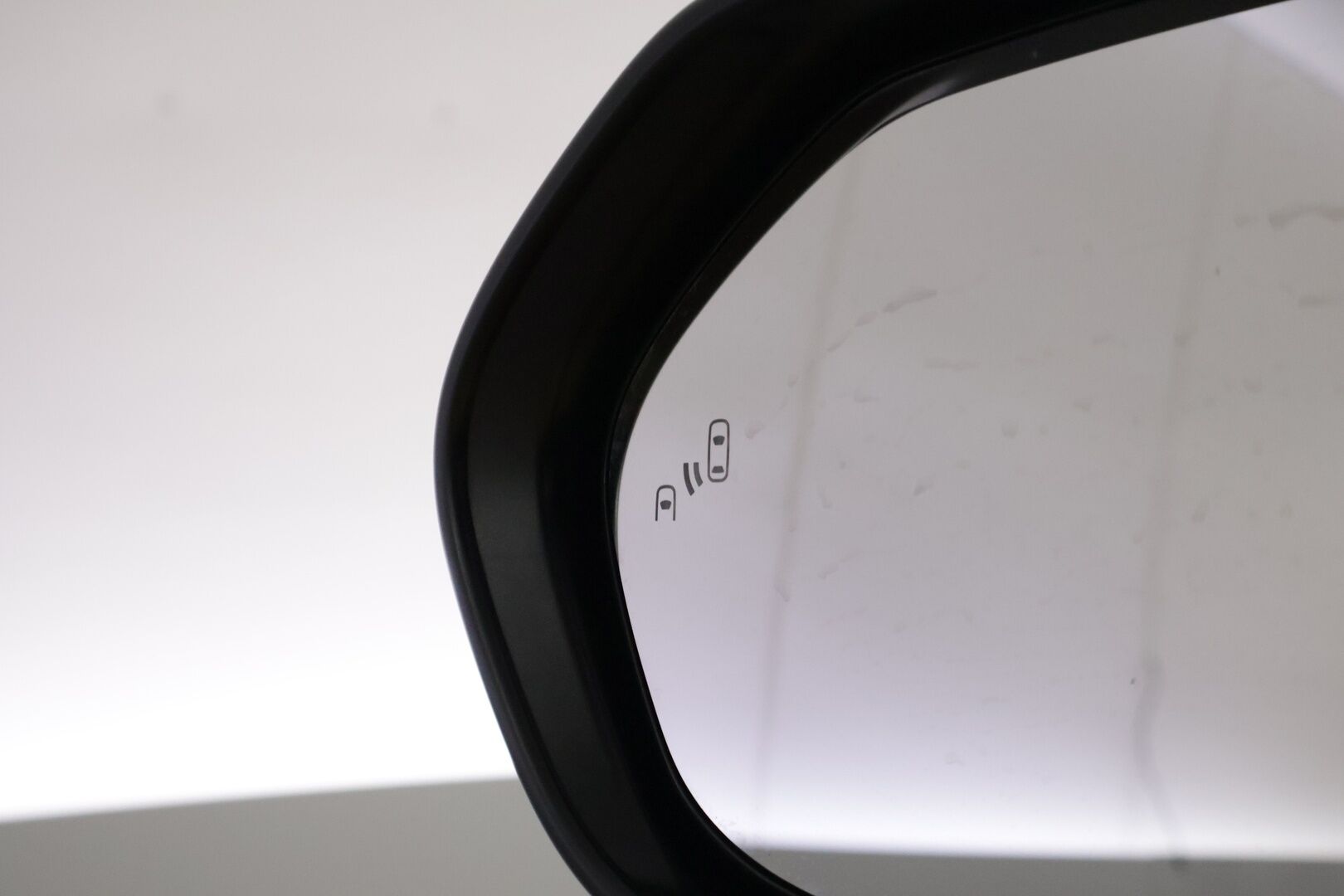 Toyota Yaris Cross 2023 1,5 Hybrid AWD-i Intense * 1.om Suomi-auto / P-kamera / Acc / Lohko s.pistokkeella / Isofix - Kahdet renkaat aluvanteilla / Vähän ajettu / Navi / Bitone kaksivärimaalaus - HULLUT AVAJAISHULINAT KORKOTARJOUS 3,29 %