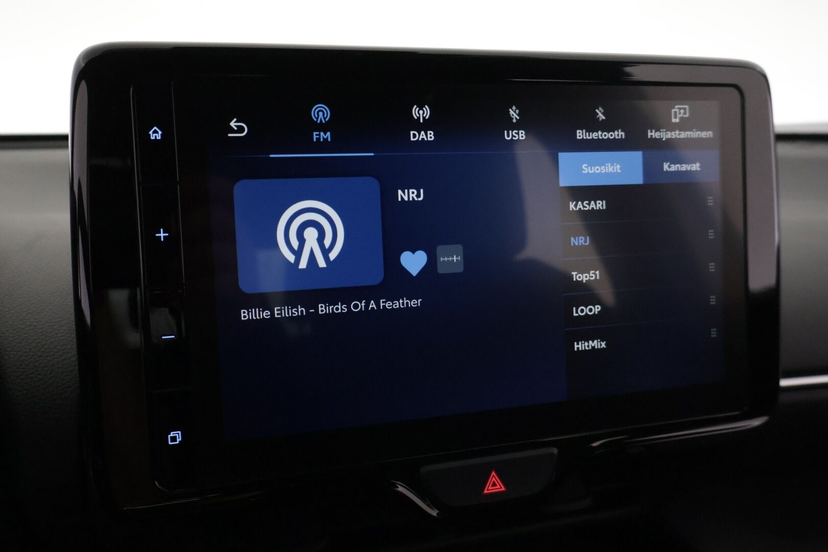 Toyota Yaris Cross 2023 1,5 Hybrid AWD-i Intense * 1.om Suomi-auto / P-kamera / Acc / Lohko s.pistokkeella / Isofix - Kahdet renkaat aluvanteilla / Vähän ajettu / Navi / Bitone kaksivärimaalaus - HULLUT AVAJAISHULINAT KORKOTARJOUS 3,29 %