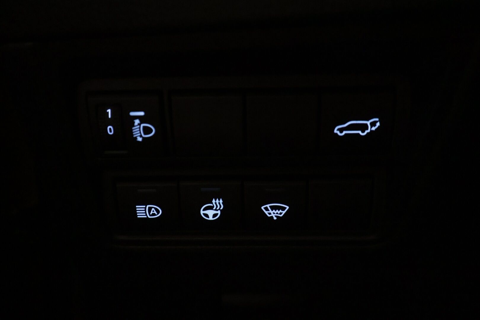 Toyota Yaris Cross 2023 1,5 Hybrid AWD-i Intense * 1.om Suomi-auto / P-kamera / Acc / Lohko s.pistokkeella / Isofix - Kahdet renkaat aluvanteilla / Vähän ajettu / Navi / Bitone kaksivärimaalaus - HULLUT AVAJAISHULINAT KORKOTARJOUS 3,29 %