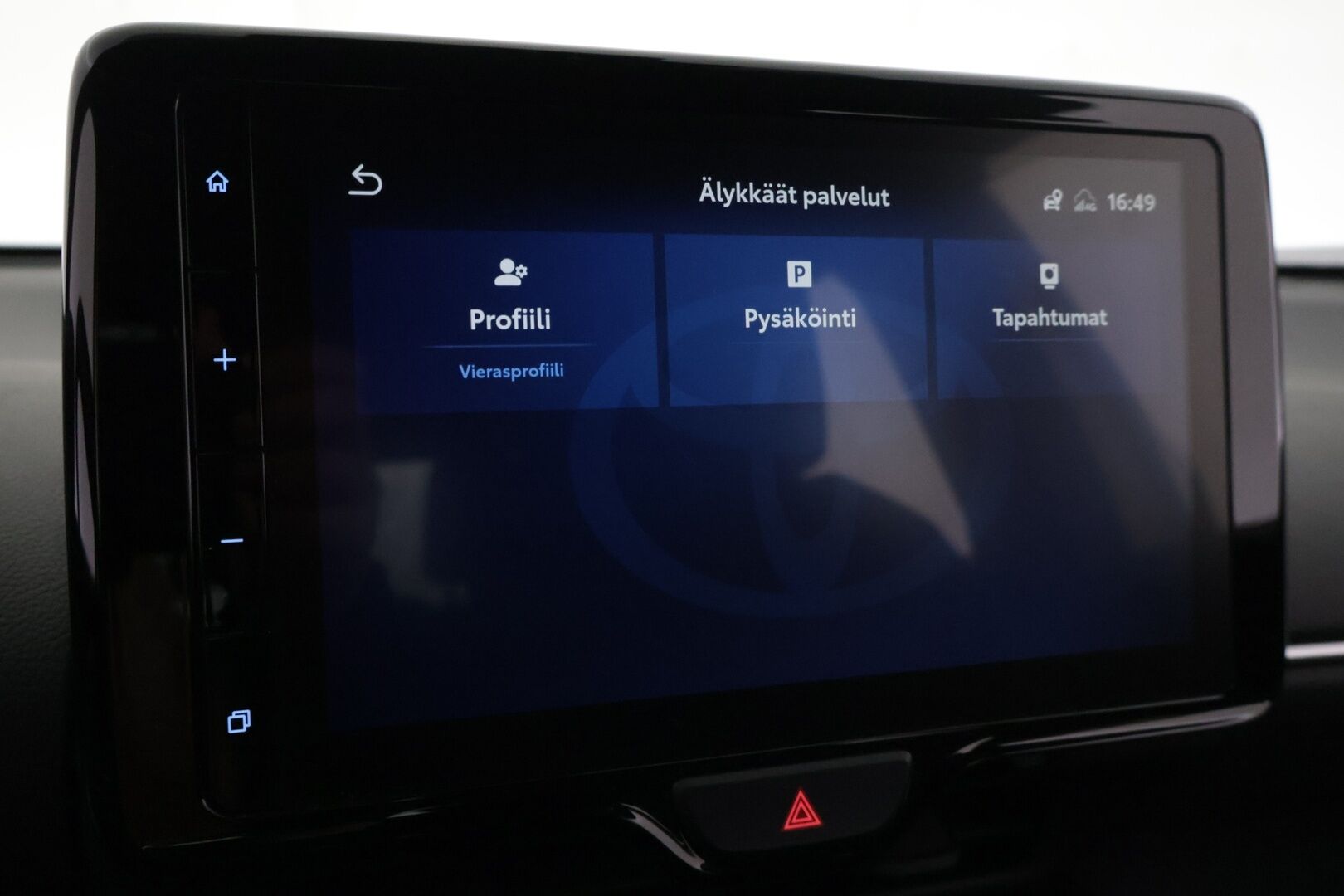 Toyota Yaris Cross 2023 1,5 Hybrid AWD-i Intense * 1.om Suomi-auto / P-kamera / Acc / Lohko s.pistokkeella / Isofix - Kahdet renkaat aluvanteilla / Vähän ajettu / Navi / Bitone kaksivärimaalaus - HULLUT AVAJAISHULINAT KORKOTARJOUS 3,29 %