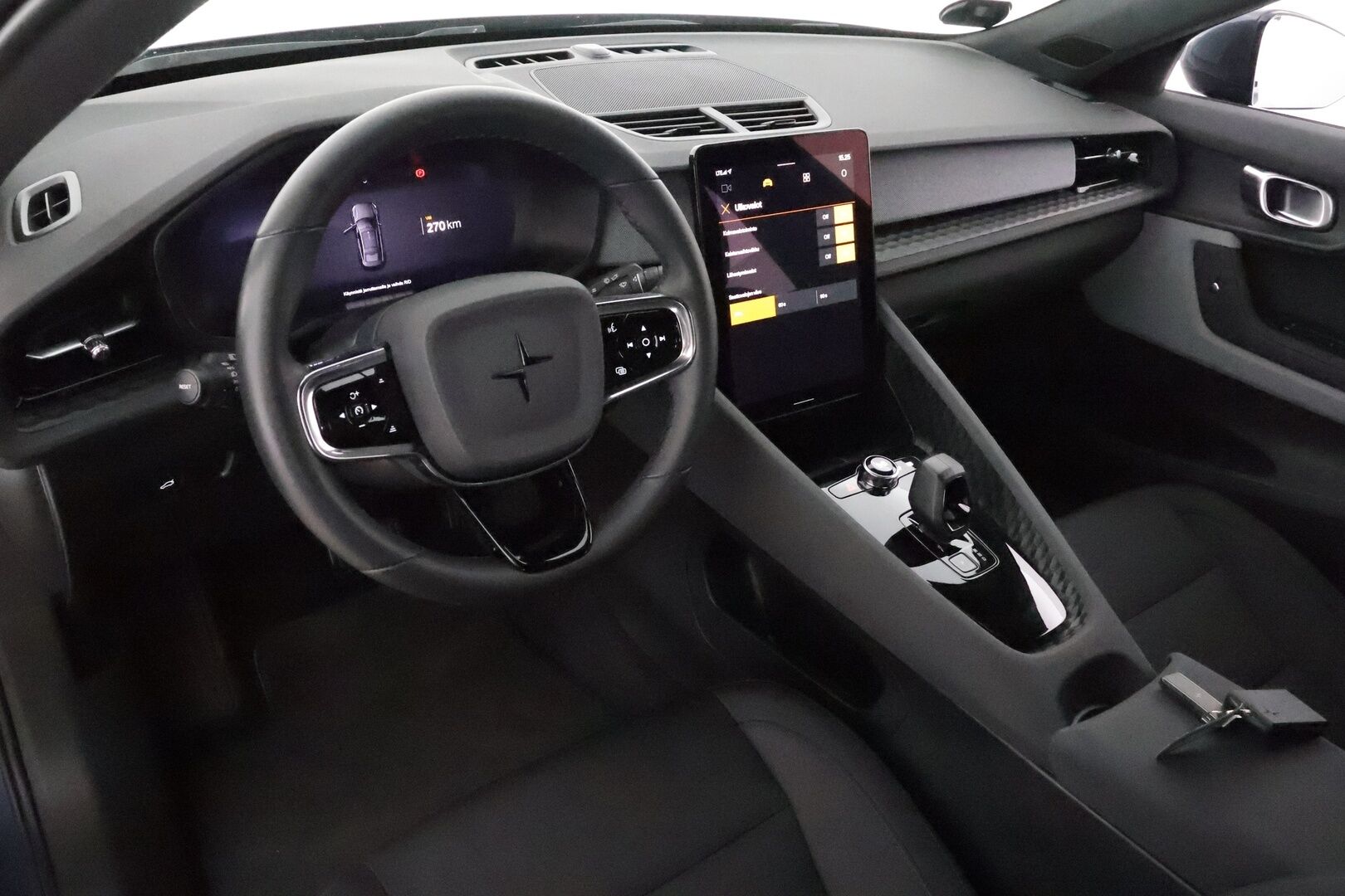 Polestar 2 2023 Long Range Single Motor **Pilot paketti / 360° kamera / Apple&Android / Muistipenkki / Keyless / Sähköluukku** - 3,99 % KORKOTARJOUS TÄHÄN AUTOON - Merkkihuollettu / Akku Kuntotarkistettu!