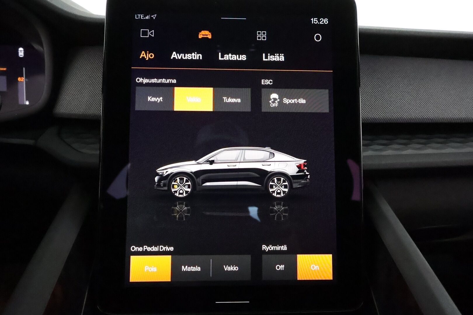 Polestar 2 2023 Long Range Single Motor **Pilot paketti / 360° kamera / Apple&Android / Muistipenkki / Keyless / Sähköluukku** - 3,99 % KORKOTARJOUS TÄHÄN AUTOON - Merkkihuollettu / Akku Kuntotarkistettu!
