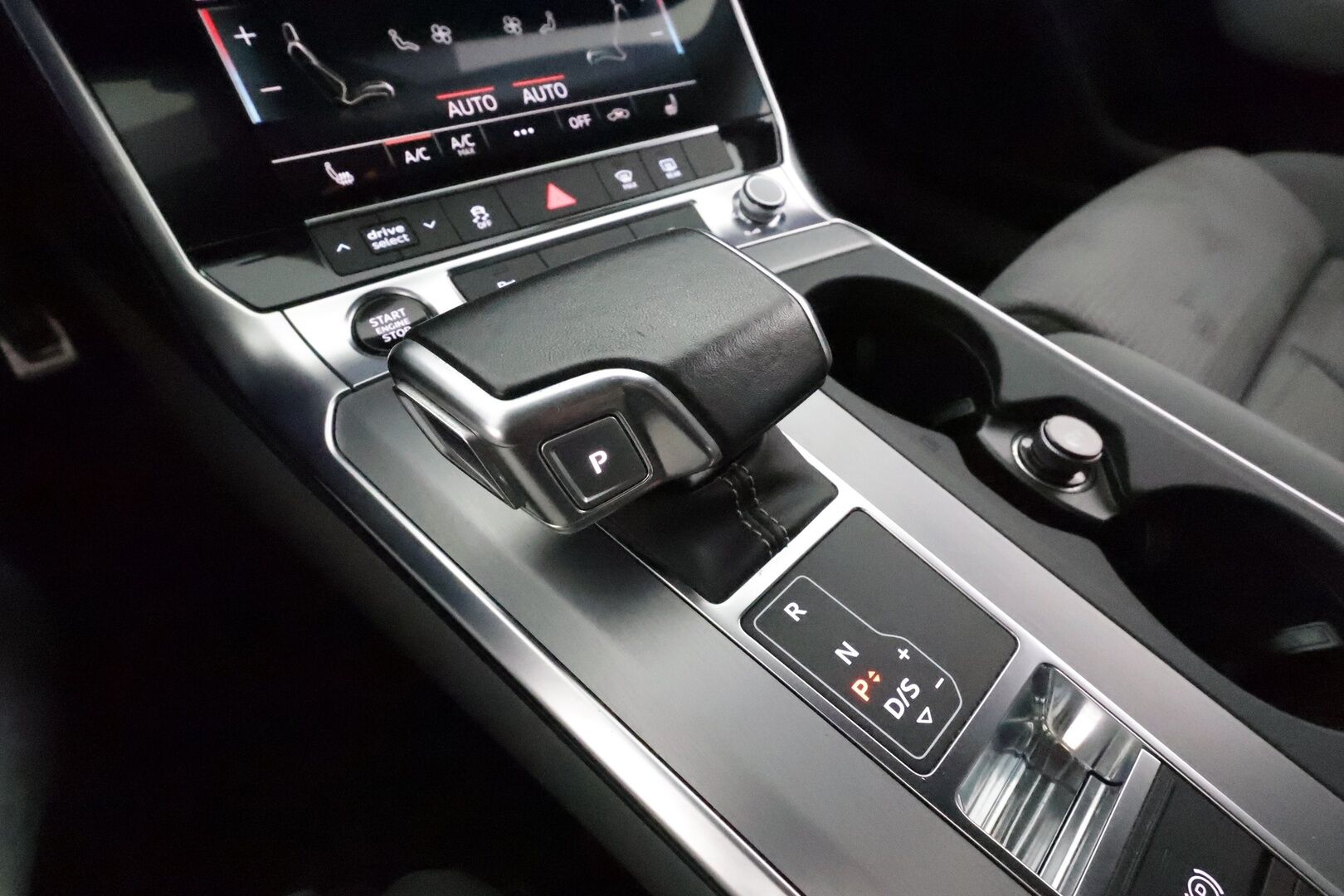 Audi A6 2021 Avant 55 TFSI e quattro S-tronic Electrified S Line **Koukku / ACC / Matrix-LED / P.Kamera / Sportpenkit** - 3,99 % KORKOTARJOUS TÄHÄN AUTOON 21.9. ASTI! - 2x Latauskaapelit / Kahdet Renkaat / Merkkihuollettu!