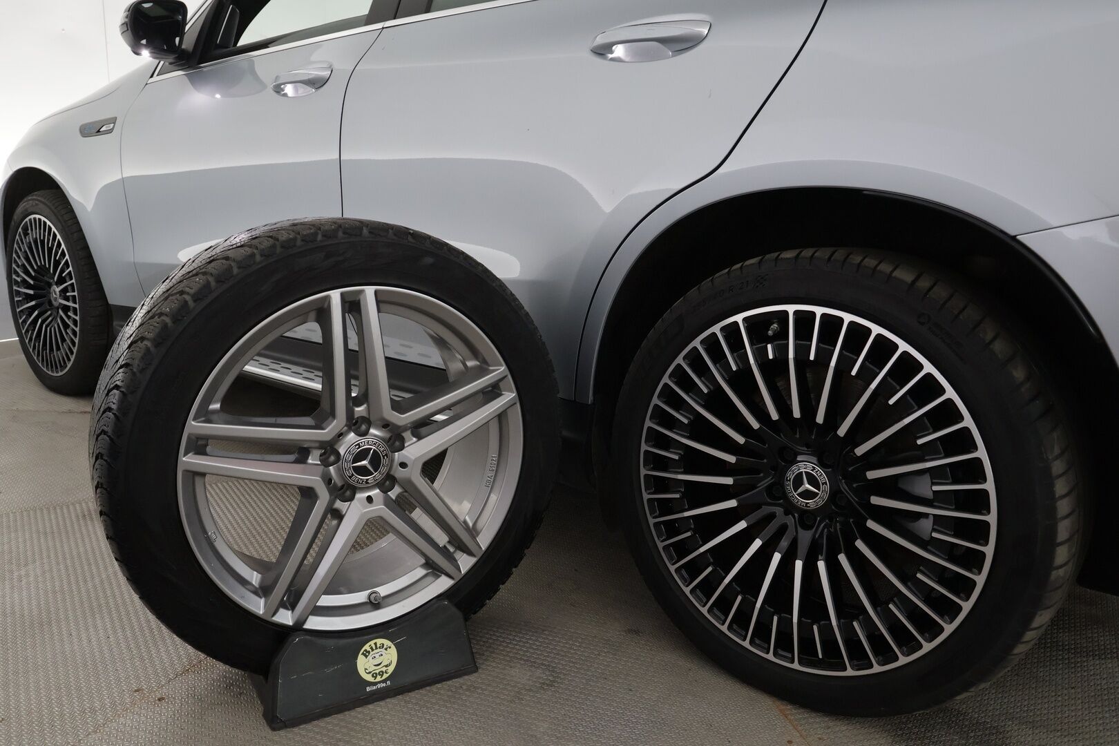 Mercedes-Benz EQC 2021 400 4Matic Edition 1886 - | Distronic+ | Akkukäyttöinen | Burmester | Widescreen | Lasikattoluukku | Muistipenkit | 360-Kamera | Keyless | Apple&Android | Kahdet Renkaat |