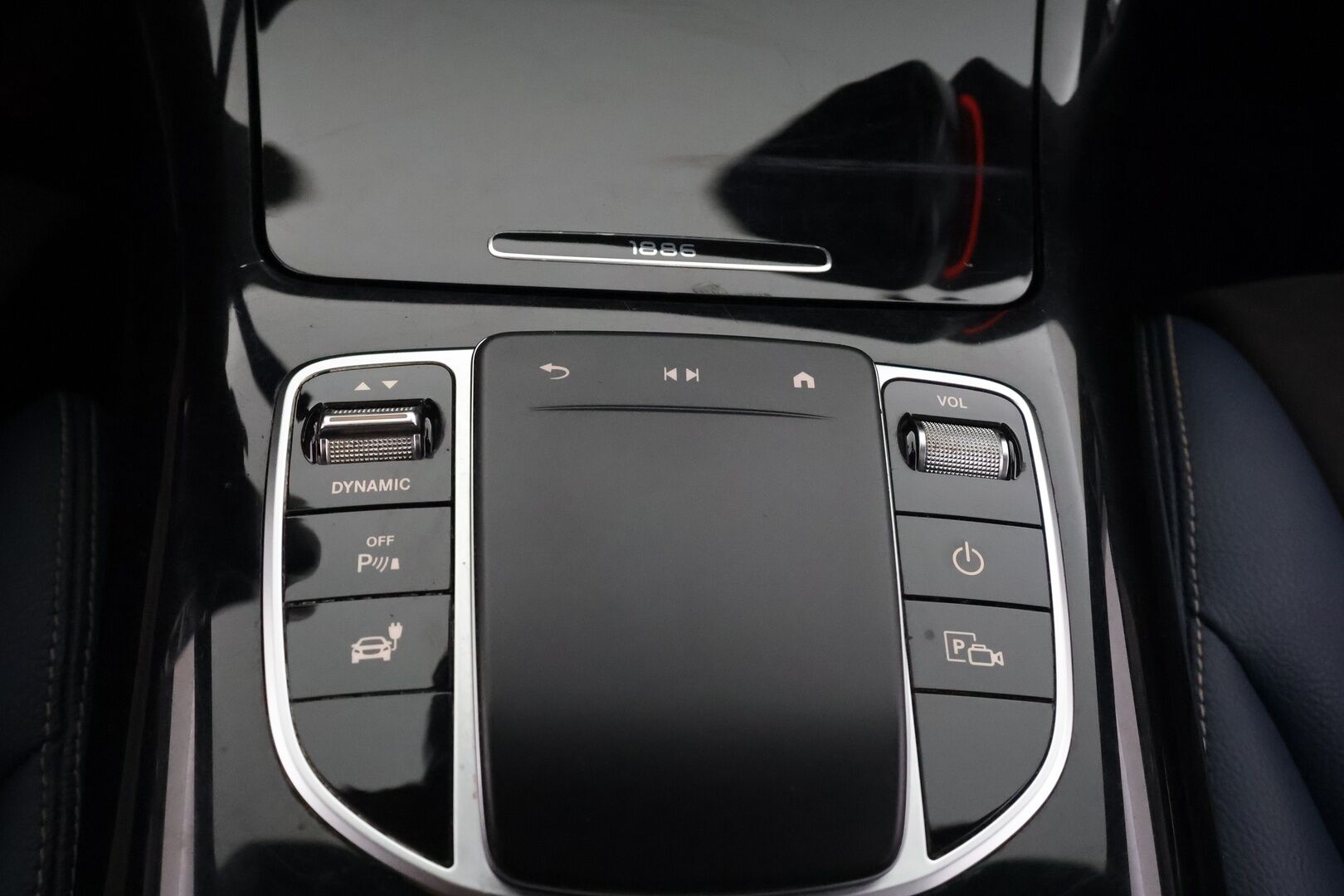 Mercedes-Benz EQC 2021 400 4Matic Edition 1886 - | Distronic+ | Akkukäyttöinen | Burmester | Widescreen | Lasikattoluukku | Muistipenkit | 360-Kamera | Keyless | Apple&Android | Kahdet Renkaat |