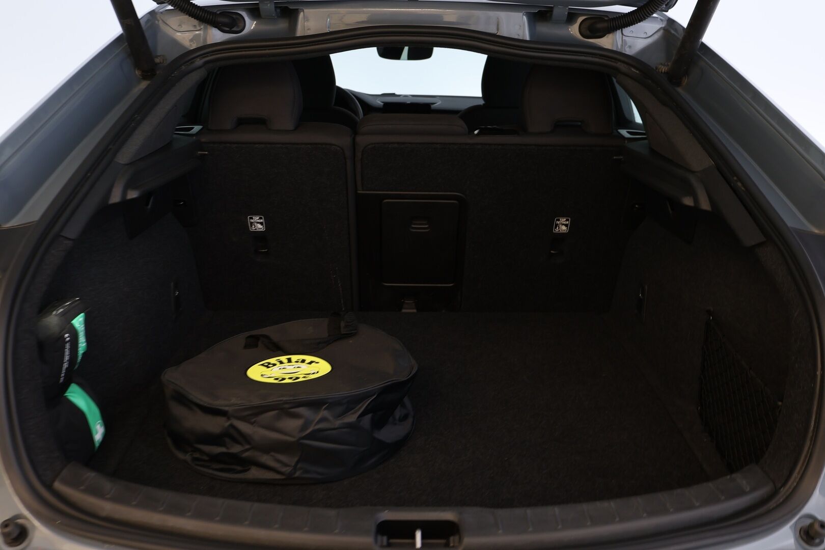 POLESTAR 2 2022 Standard Range Single Motor, 170kW, 64kWh - *Digimittaristo / KeylessGo / P.Kamera / Navi / Carplay / Sähköluukku*