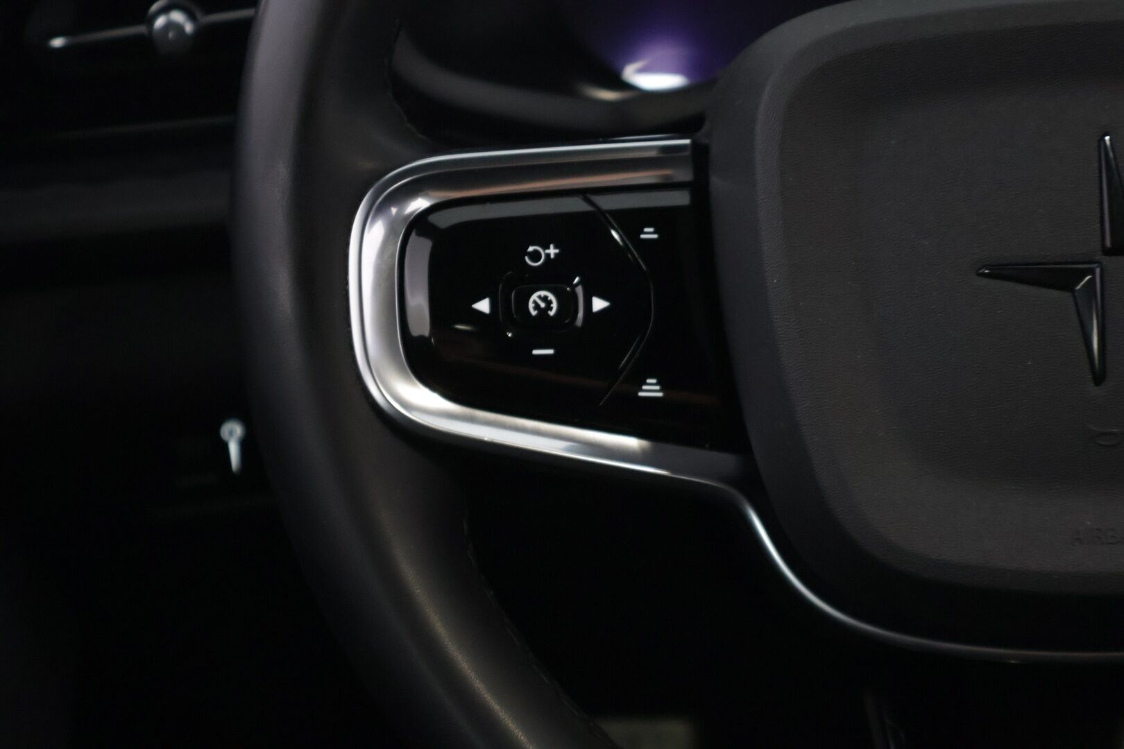 POLESTAR 2 2022 Standard Range Single Motor, 170kW, 64kWh - *Digimittaristo / KeylessGo / P.Kamera / Navi / Carplay / Sähköluukku*