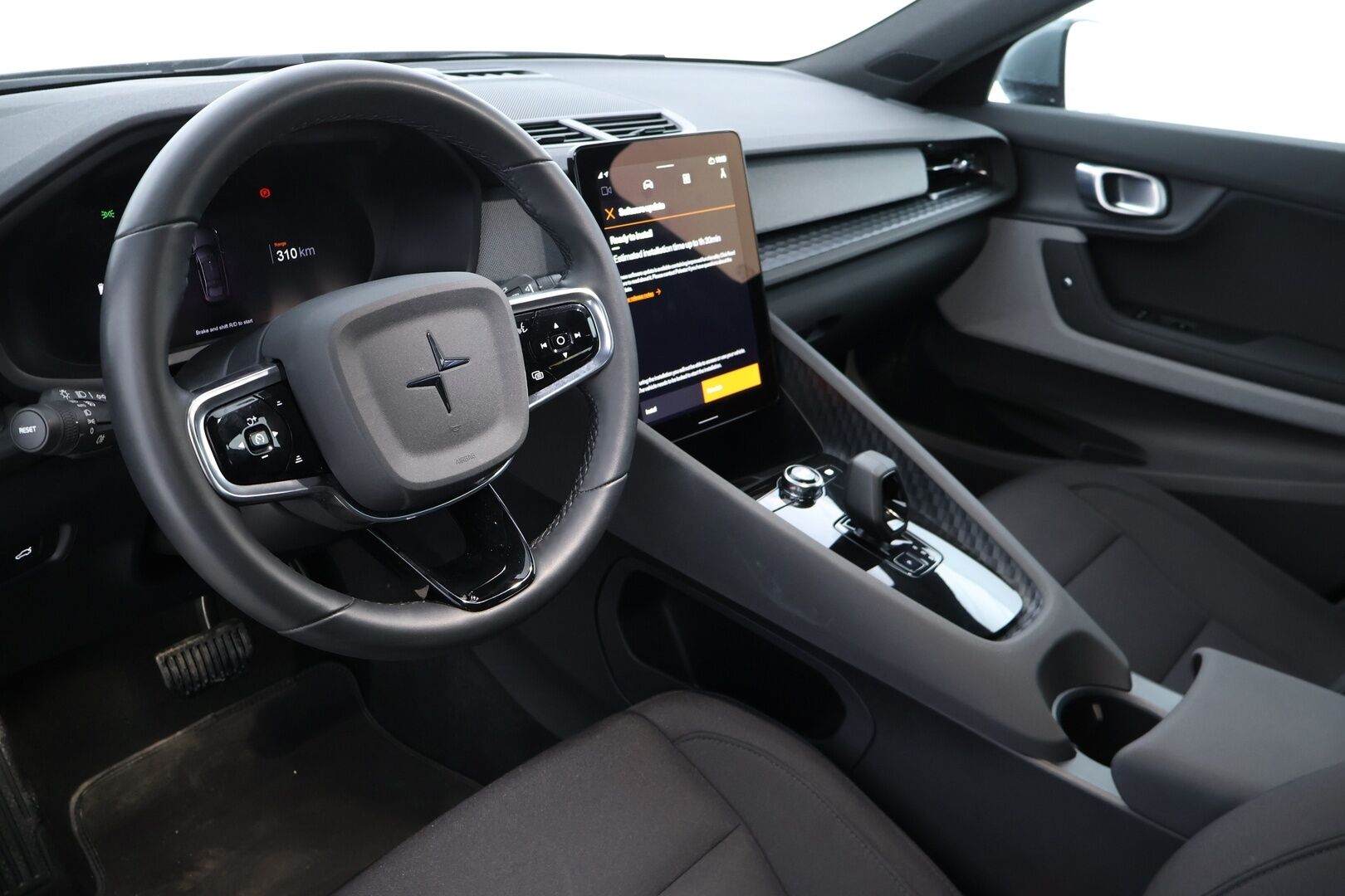 POLESTAR 2 2022 Standard Range Single Motor, 170kW, 64kWh - *Digimittaristo / KeylessGo / P.Kamera / Navi / Carplay / Sähköluukku*