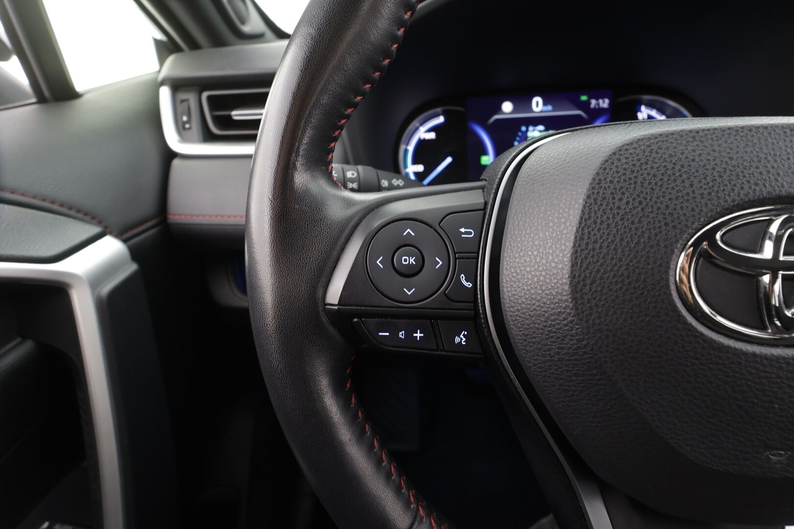 Toyota RAV4 Plug-in 2021 Hybrid 2,5 AWD-i Premium - | ACC | 360° | HUD |  JBL | Muistipenkki | Ilm. nahat | Navi | LED | Lämm. tuulilasi | Merkkihuollot | 