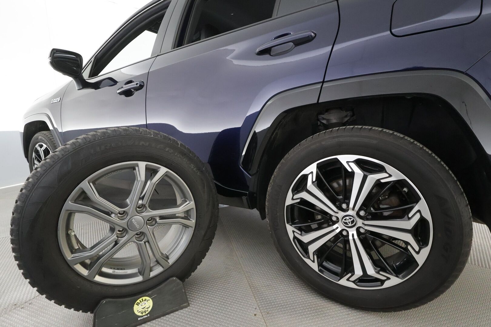 Toyota RAV4 Plug-in 2021 Hybrid 2,5 AWD-i Premium - | ACC | 360° | HUD |  JBL | Muistipenkki | Ilm. nahat | Navi | LED | Lämm. tuulilasi | Merkkihuollot | 