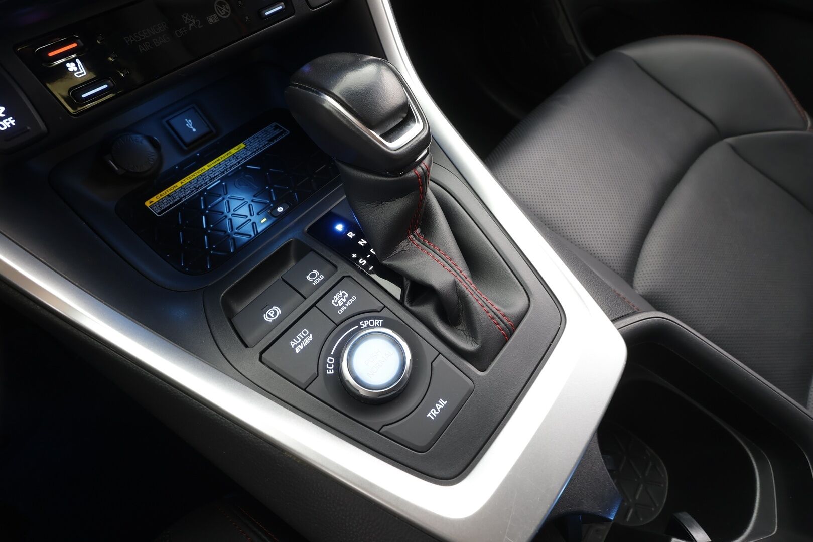 Toyota RAV4 Plug-in 2021 Hybrid 2,5 AWD-i Premium - | ACC | 360° | HUD |  JBL | Muistipenkki | Ilm. nahat | Navi | LED | Lämm. tuulilasi | Merkkihuollot | 