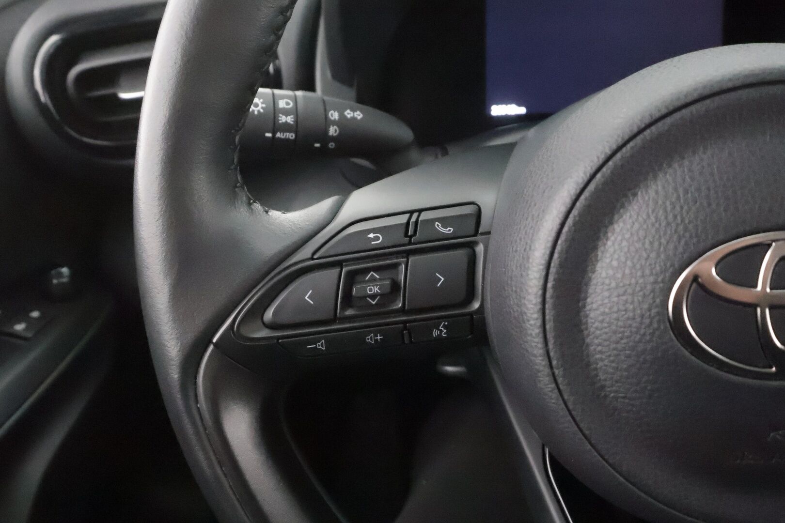 Toyota Yaris 2024 1,5 Hybrid 116 Limited Edition - | ACC | Facelift | P.kamera | LED | PDA | Kaistavahti | Lämm. ratti | Apple & Android | Aut. ilmastointi | 1-om suomiauto | 2x renkaat aluin | 