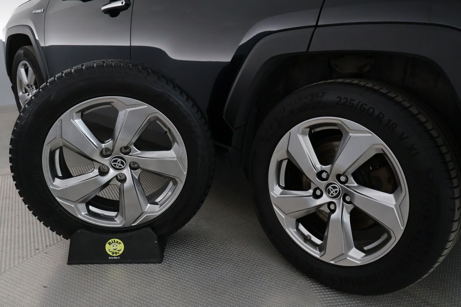 Toyota RAV4 2020 2,5 Hybrid AWD-i Premium ** Adapt.Vakkari / P.Kamera / LED-valot / Muistipenkki / Koukku / Kaistavahti ** - 3,99 % KORKOTARJOUS TÄHÄN AUTOON - 2x Renkaat