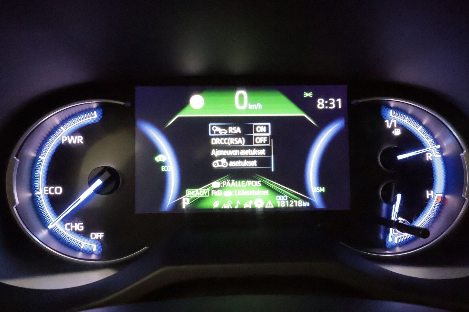 Toyota RAV4 2020 2,5 Hybrid AWD-i Premium ** Adapt.Vakkari / P.Kamera / LED-valot / Muistipenkki / Koukku / Kaistavahti ** - 3,99 % KORKOTARJOUS TÄHÄN AUTOON - 2x Renkaat