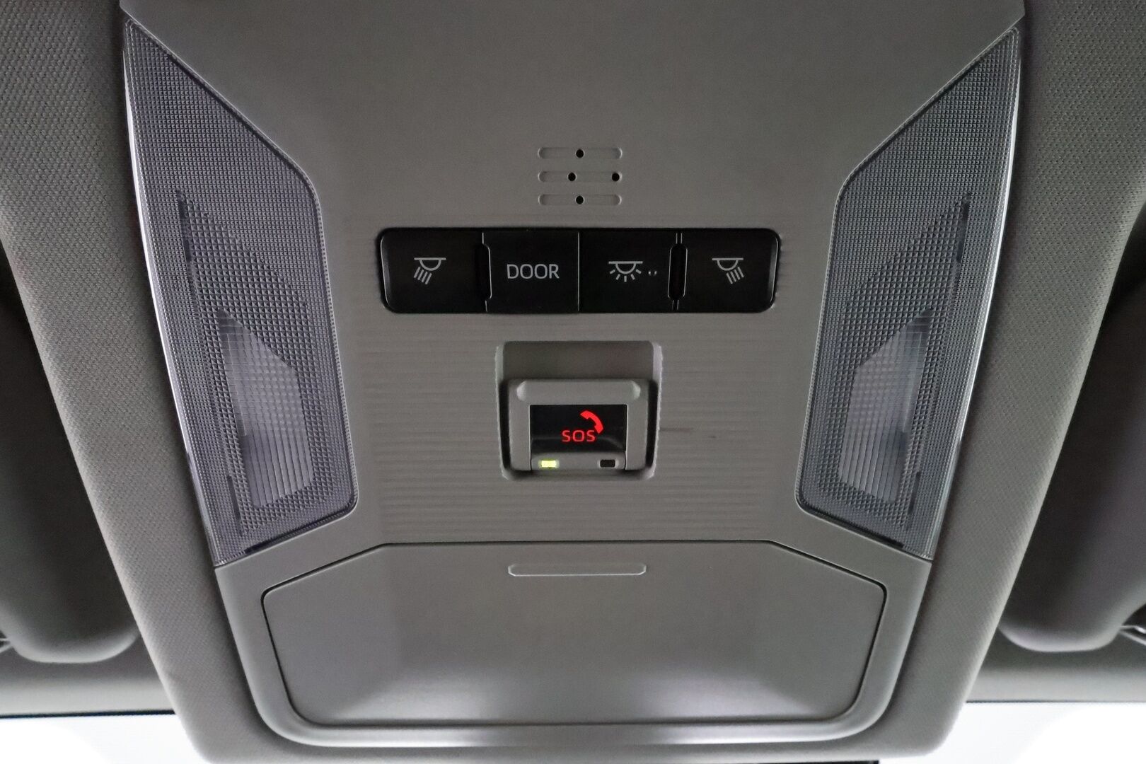 Toyota RAV4 2020 2,5 Hybrid AWD-i Premium ** Adapt.Vakkari / P.Kamera / LED-valot / Muistipenkki / Koukku / Kaistavahti ** - 3,99 % KORKOTARJOUS TÄHÄN AUTOON - 2x Renkaat