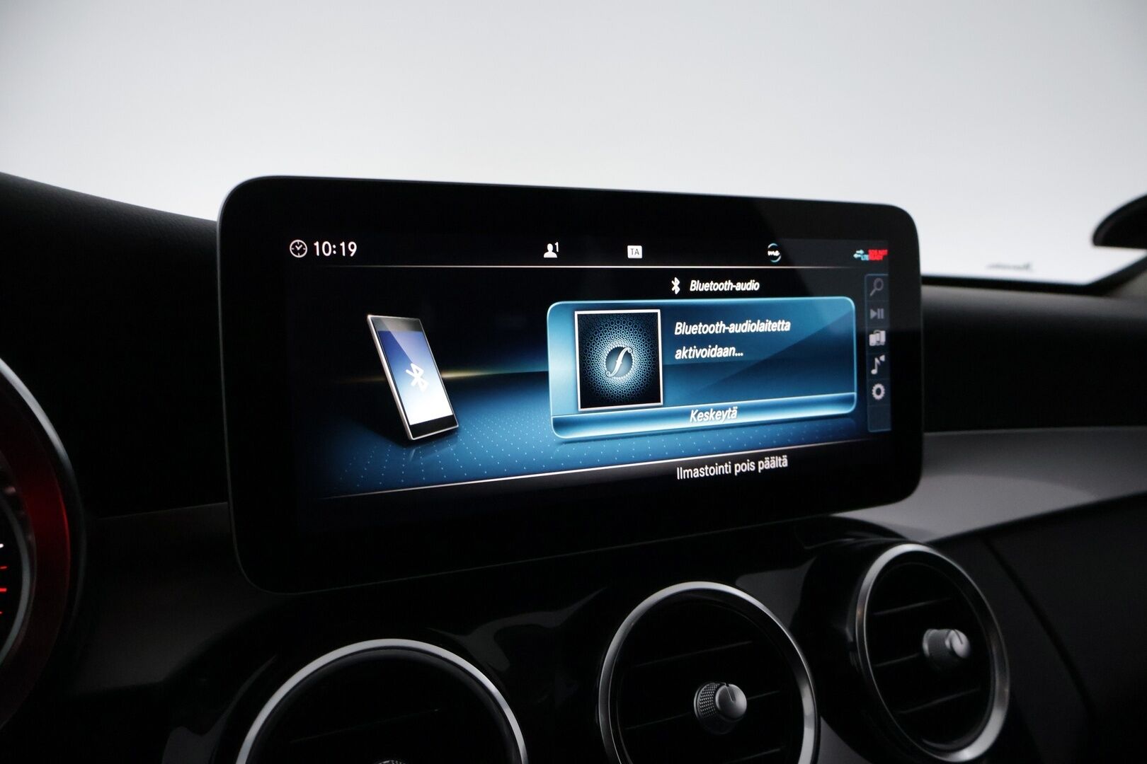 Mercedes-Benz C 2020 300 de T A Business Avantgarde Edition EQ Power *DTR / Akkukäyttöinen lisälämmitin / Adapt.LED / Sport Istuimet* - Kahdet asialliset renkaat / Tutkat edessä ja takana!  / Juuri katsastettu