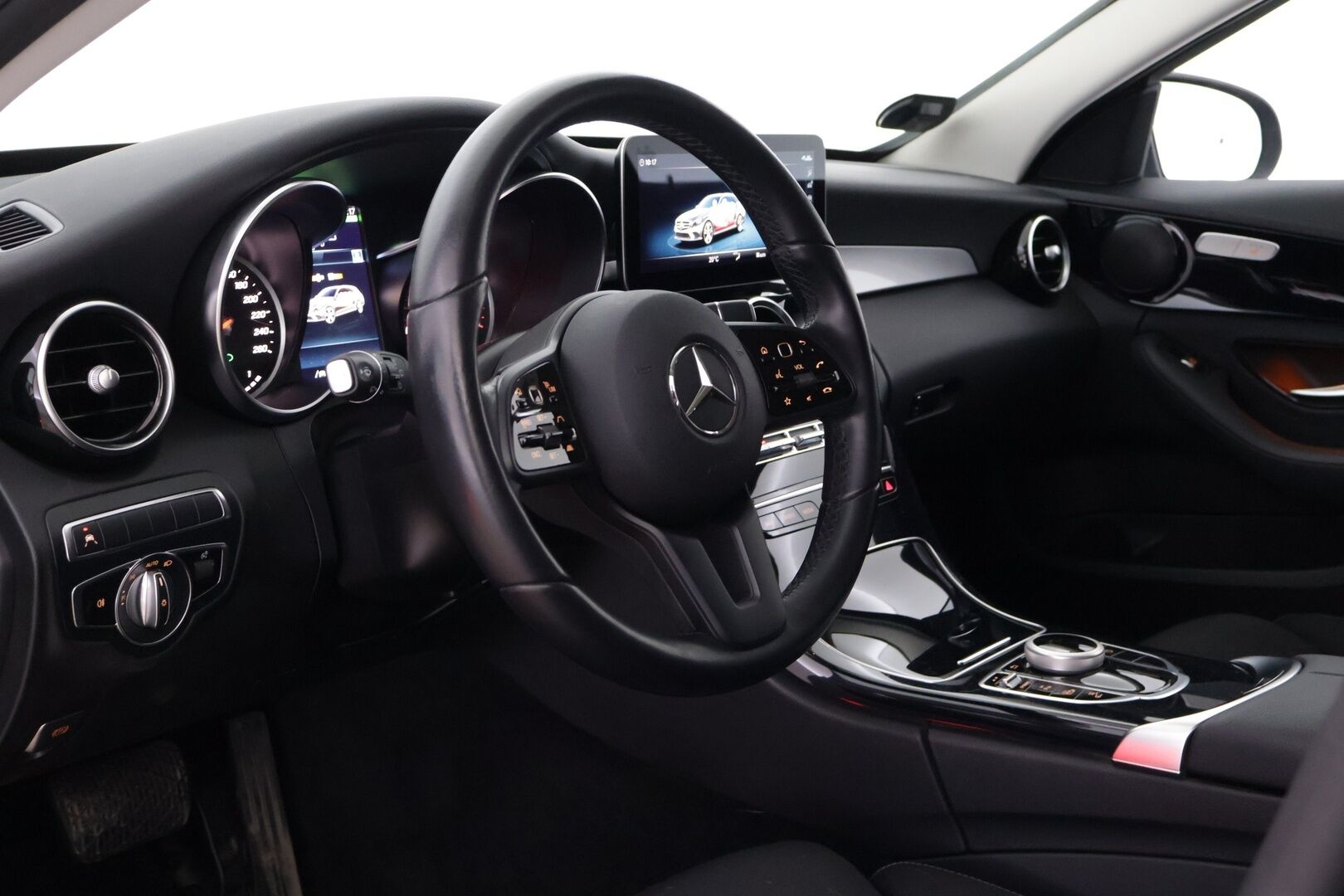 Mercedes-Benz C 2020 300 de T A Business Avantgarde Edition EQ Power *DTR / Akkukäyttöinen lisälämmitin / Adapt.LED / Sport Istuimet* - Kahdet asialliset renkaat / Tutkat edessä ja takana! 