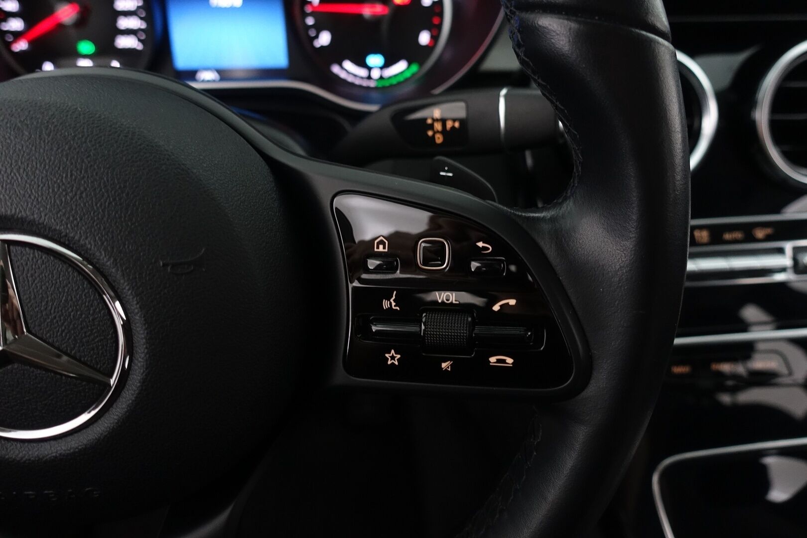 Mercedes-Benz C 2020 300 de T A Business Avantgarde Edition EQ Power - Distronic Pro | Multibeam LED | Tutkat | Navi | AppleCarPlay | Kaistanpitoavustin | 9G-Tronic | BLIS | IHC+ | 2X Renkaat & Vanteet |