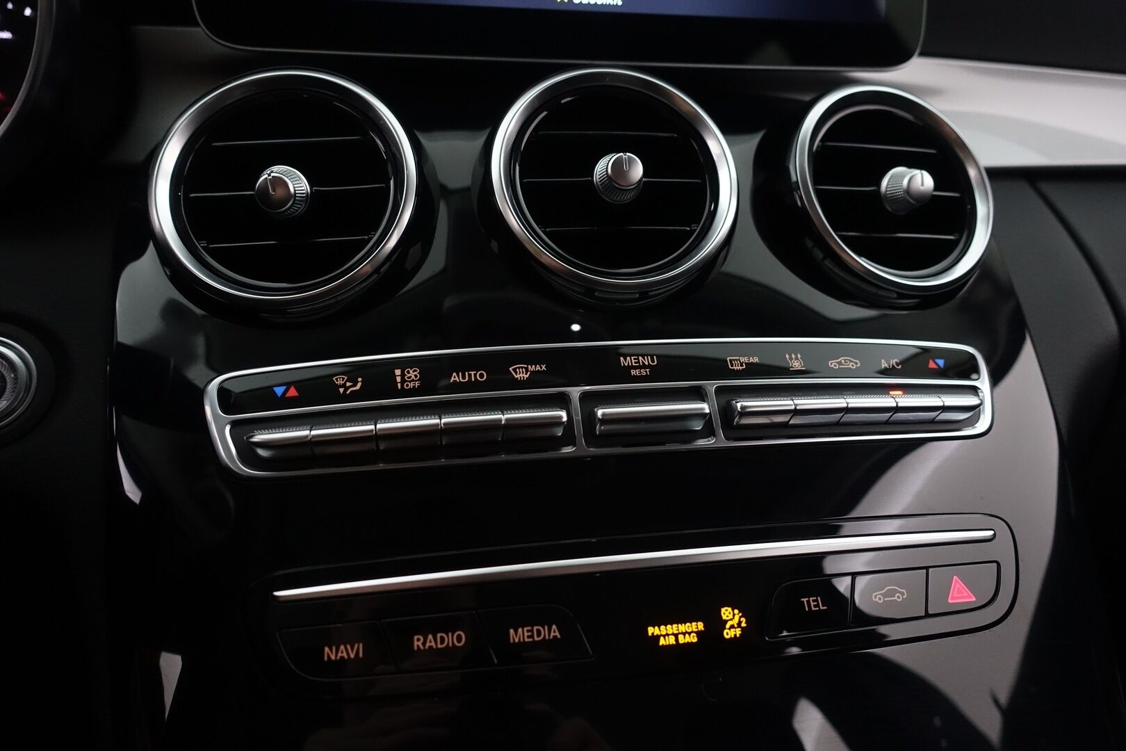 Mercedes-Benz C 2020 300 de T A Business Avantgarde Edition EQ Power - Distronic Pro | Multibeam LED | Tutkat | Navi | AppleCarPlay | Kaistanpitoavustin | 9G-Tronic | BLIS | IHC+ | 2X Renkaat & Vanteet |
