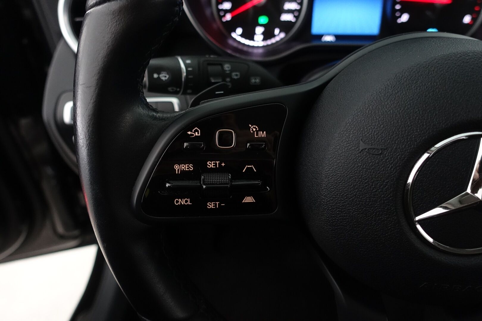 Mercedes-Benz C 2020 300 de T A Business Avantgarde Edition EQ Power - Distronic Pro | Multibeam LED | Tutkat | Navi | AppleCarPlay | Kaistanpitoavustin | 9G-Tronic | BLIS | IHC+ | 2X Renkaat & Vanteet |